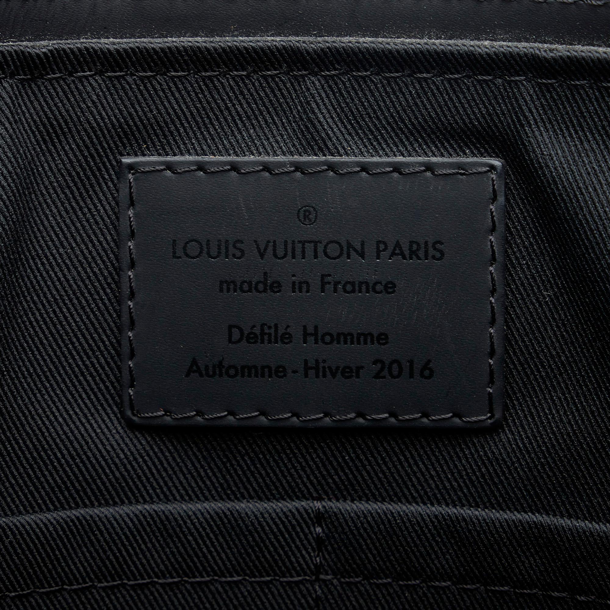 Louis Vuitton Monogram Illusion Explorer Tote (SHG-yK2cw7)