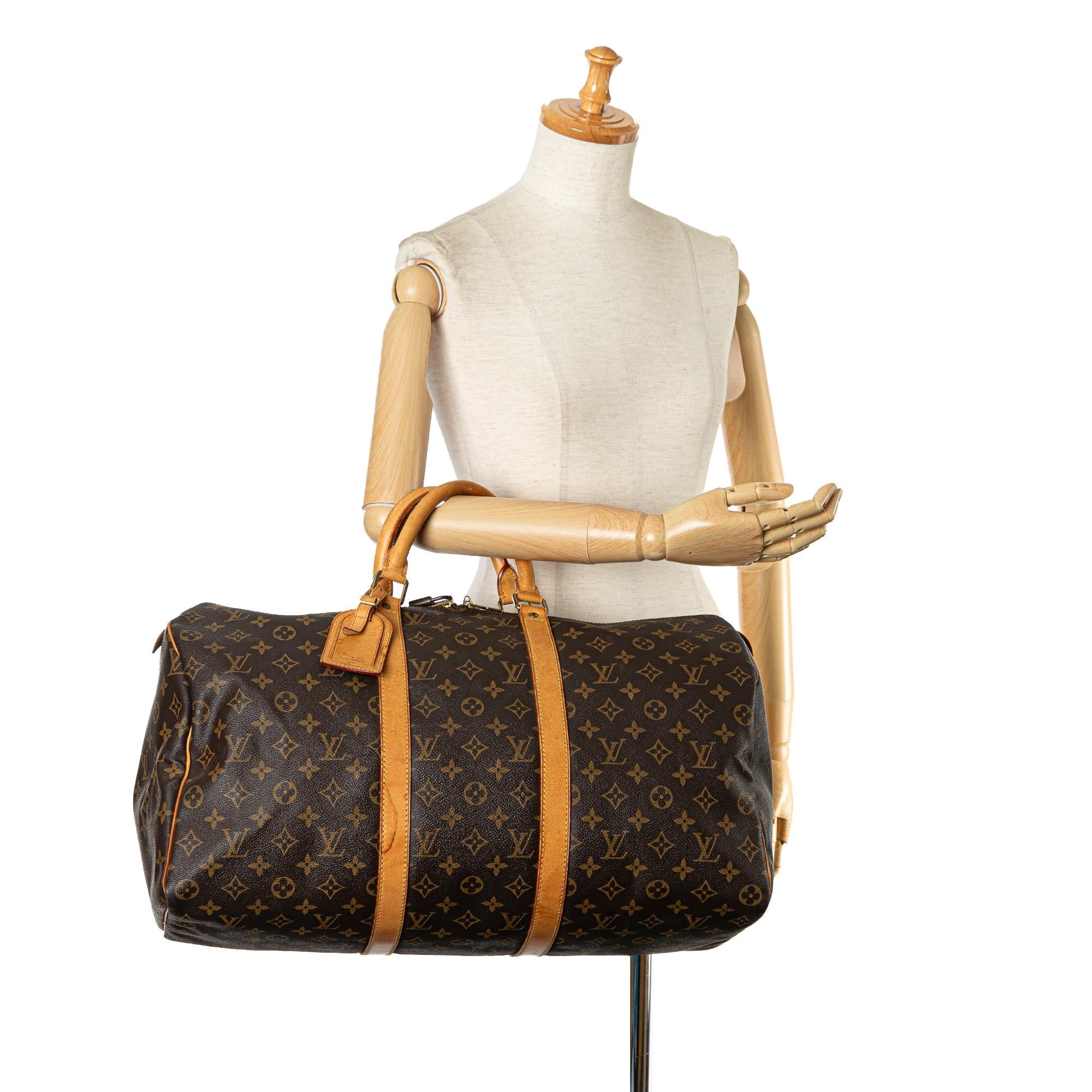 Louis Vuitton Monogram Keepall 50 (SHG-RvBq1W)