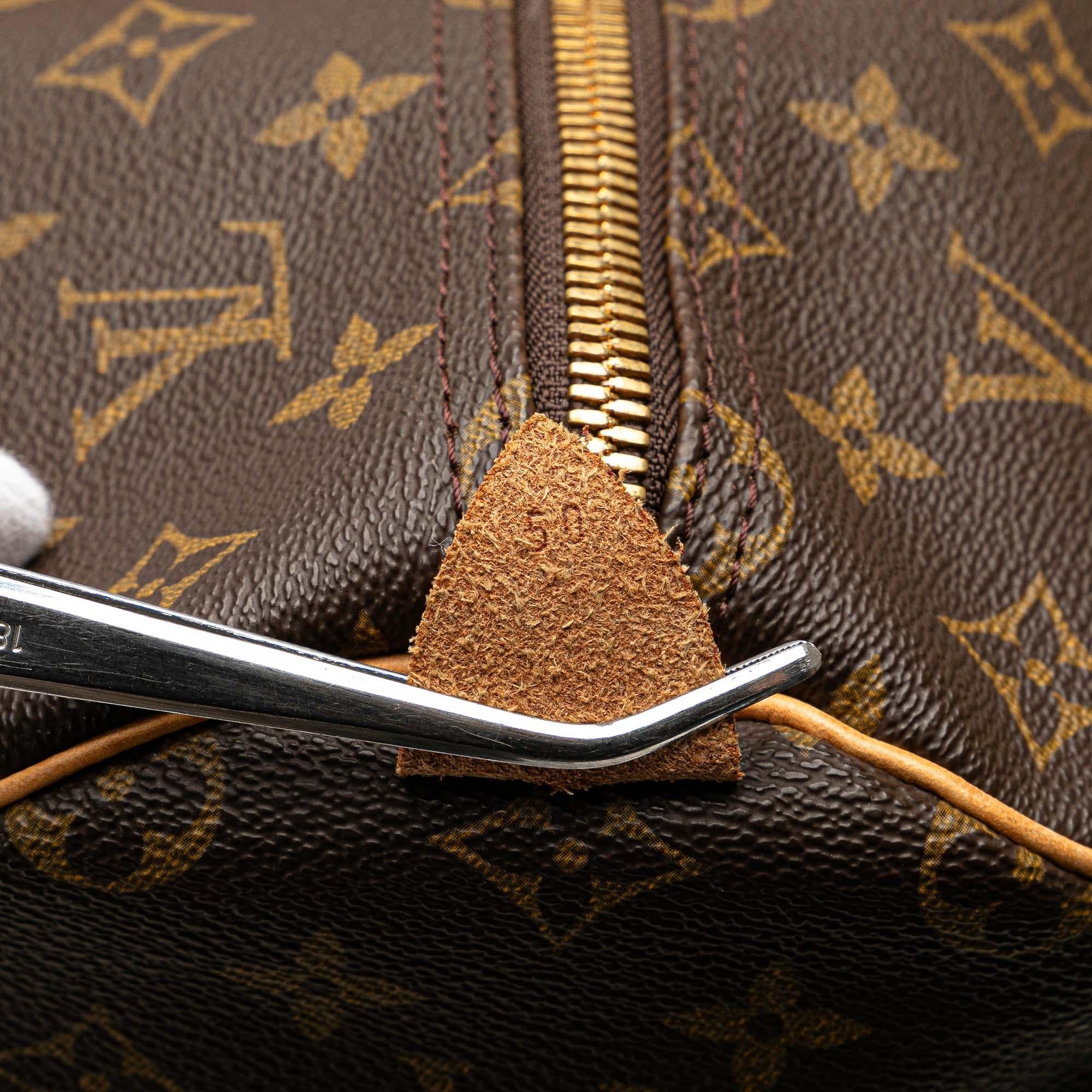 Louis Vuitton Monogram Keepall 50 (SHG-pVean7)