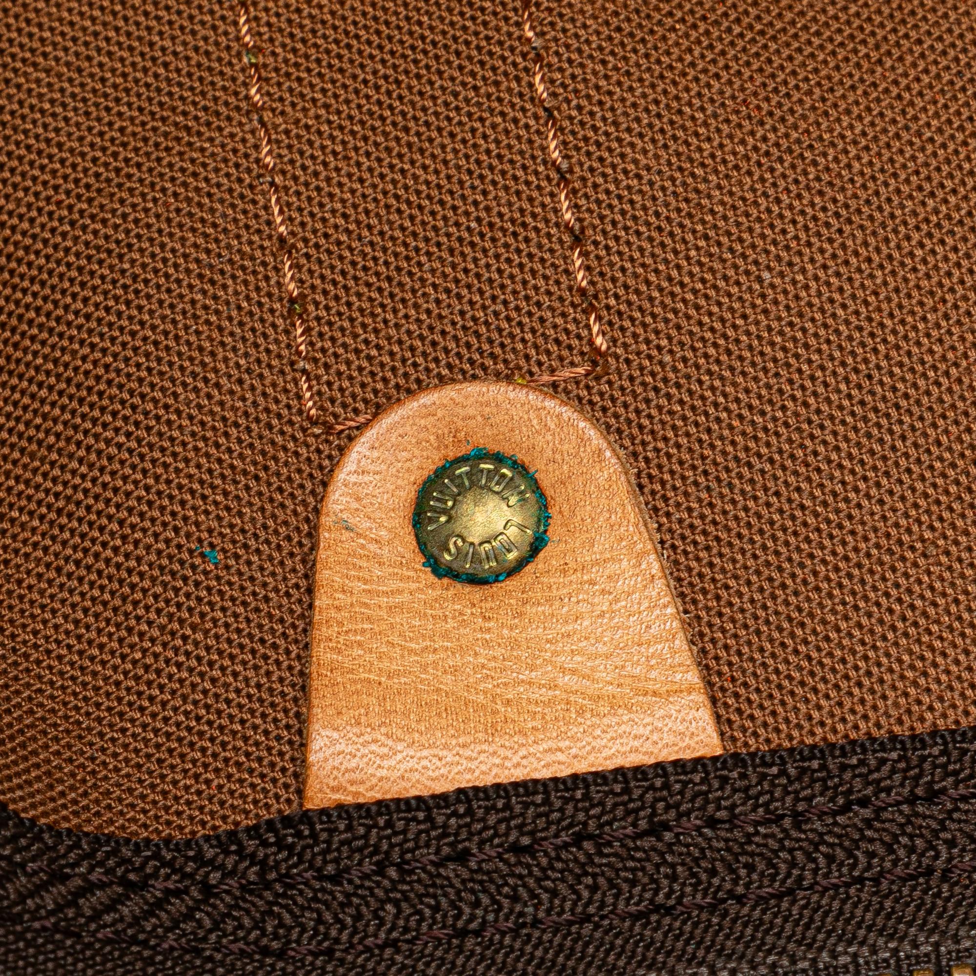Louis Vuitton Monogram Keepall 50 (SHG-qkMb09)
