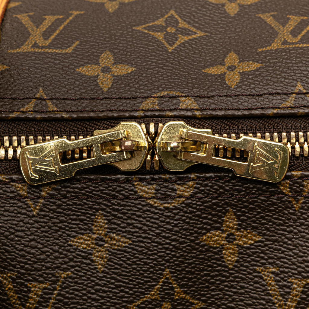 Louis Vuitton Monogram Keepall 50 (SHG-OMzAhA)