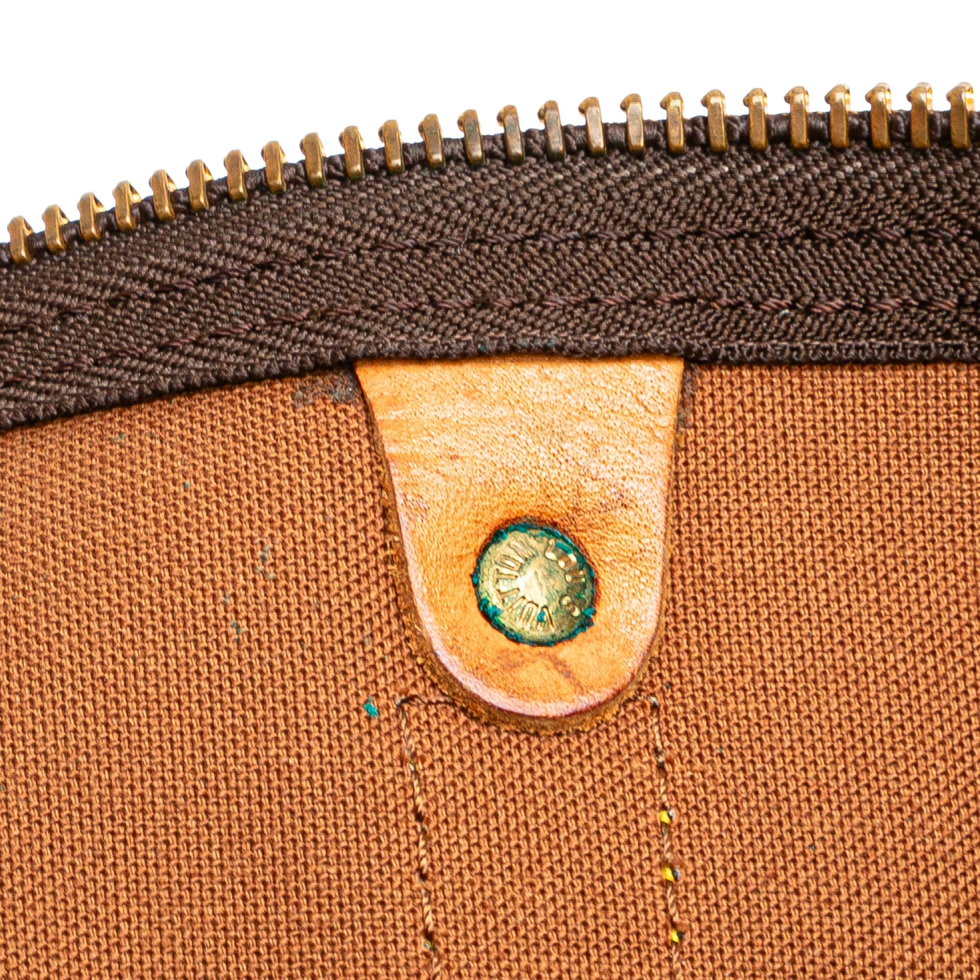 Louis Vuitton Monogram Keepall 50 (SHG-QgAigr)