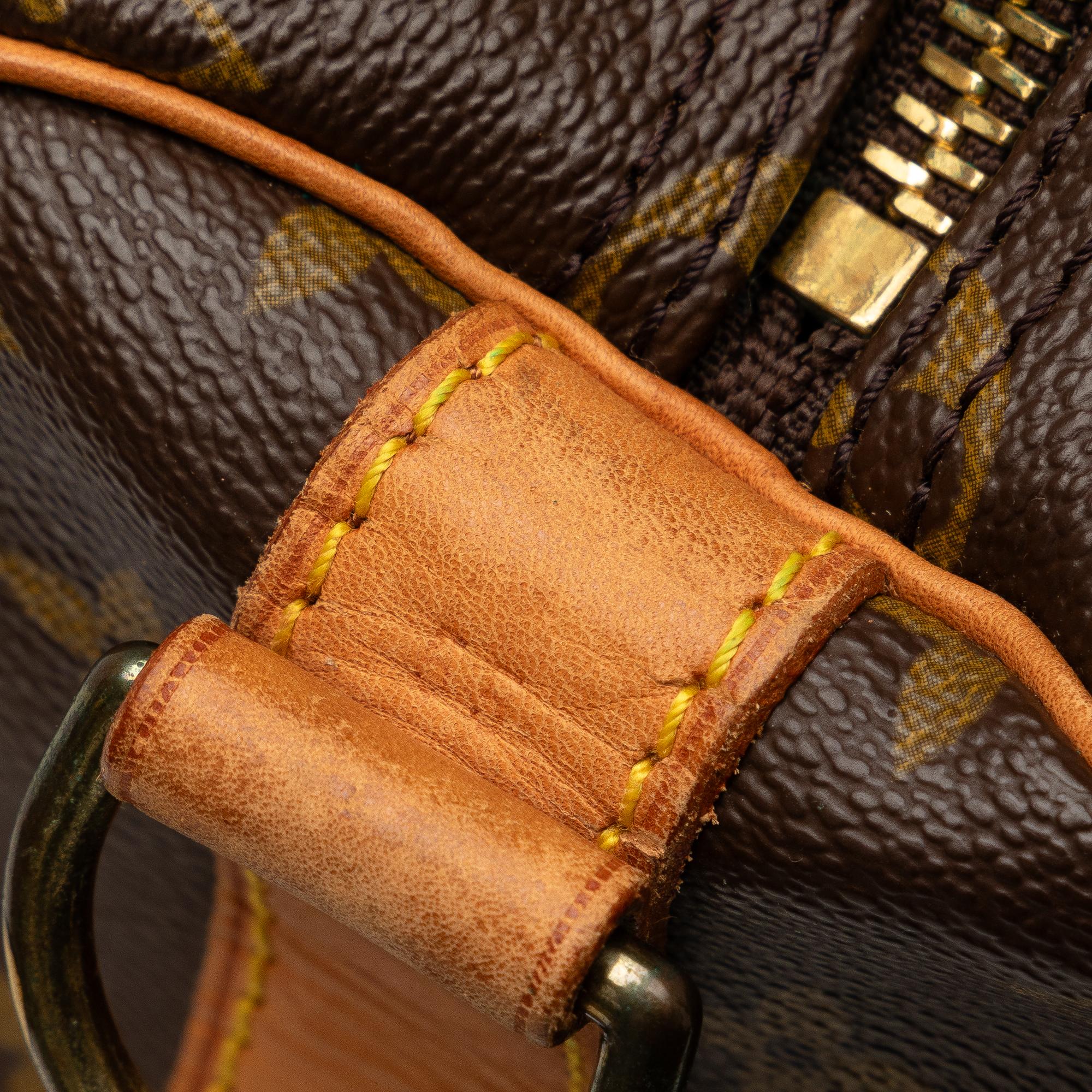Louis Vuitton Monogram Keepall Bandouliere 55 (SHG-DSlmLs)
