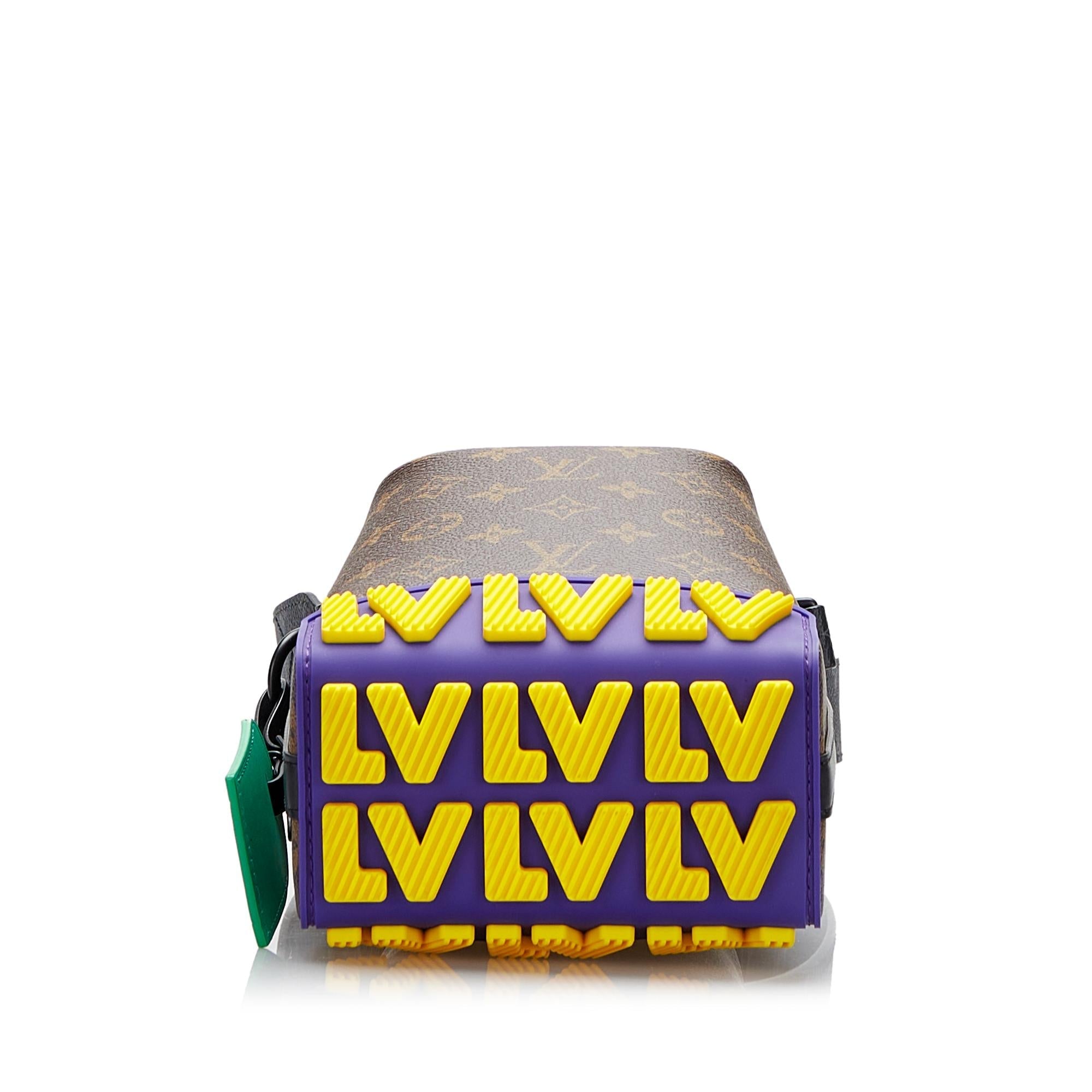 Louis Vuitton Monogram LV Rubber Cruiser (SHG-Z46pHi)