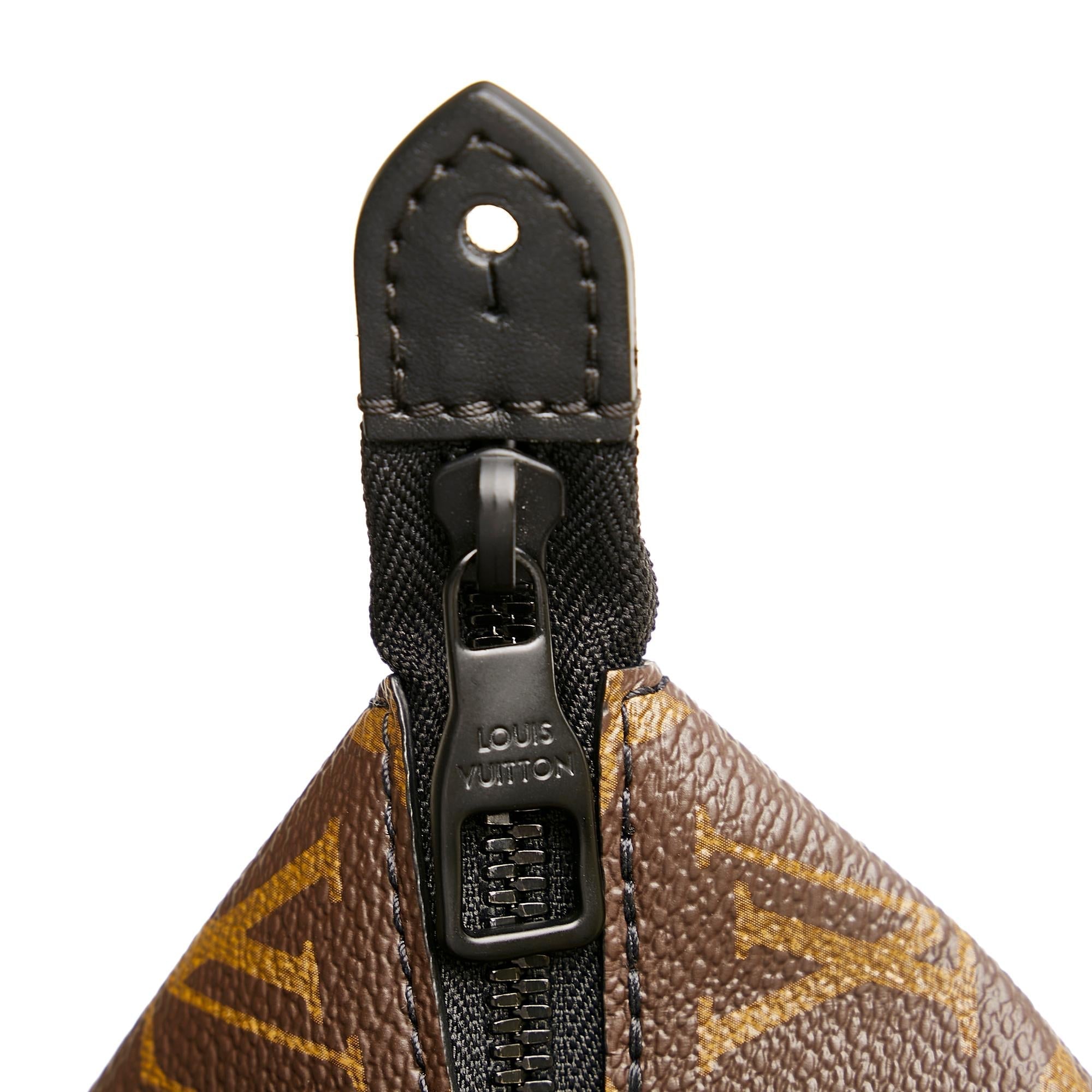 Louis Vuitton Monogram LV Rubber Cruiser (SHG-Z46pHi)