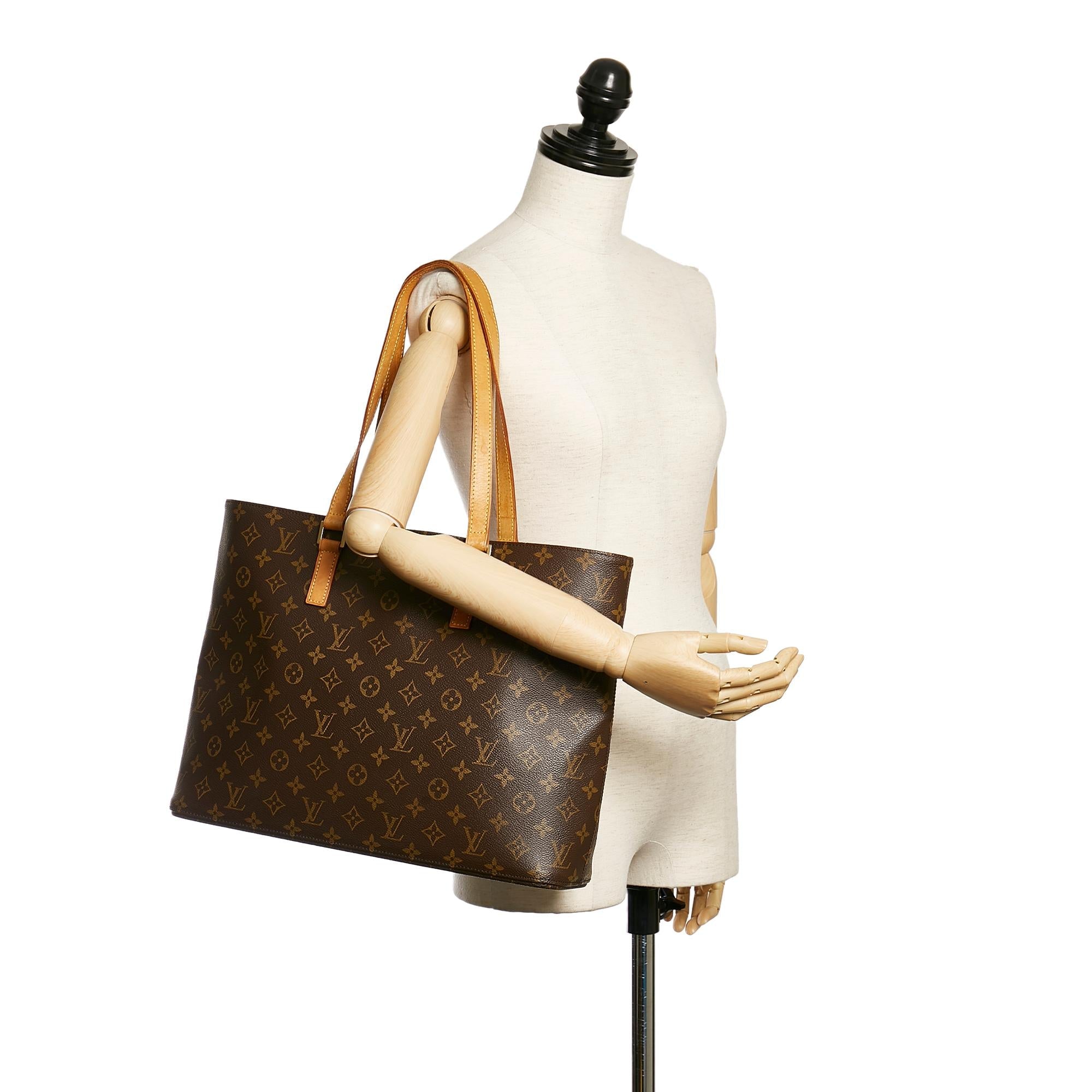 Louis Vuitton Monogram Luco (SHG-30207)