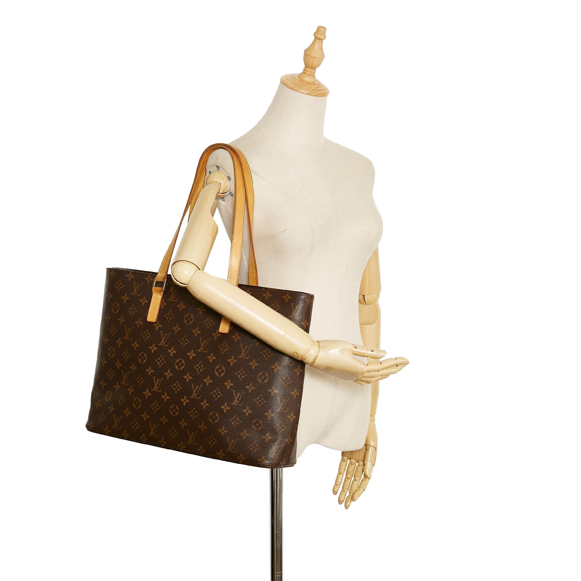 Louis Vuitton Monogram Luco (SHG-OwZmE8)