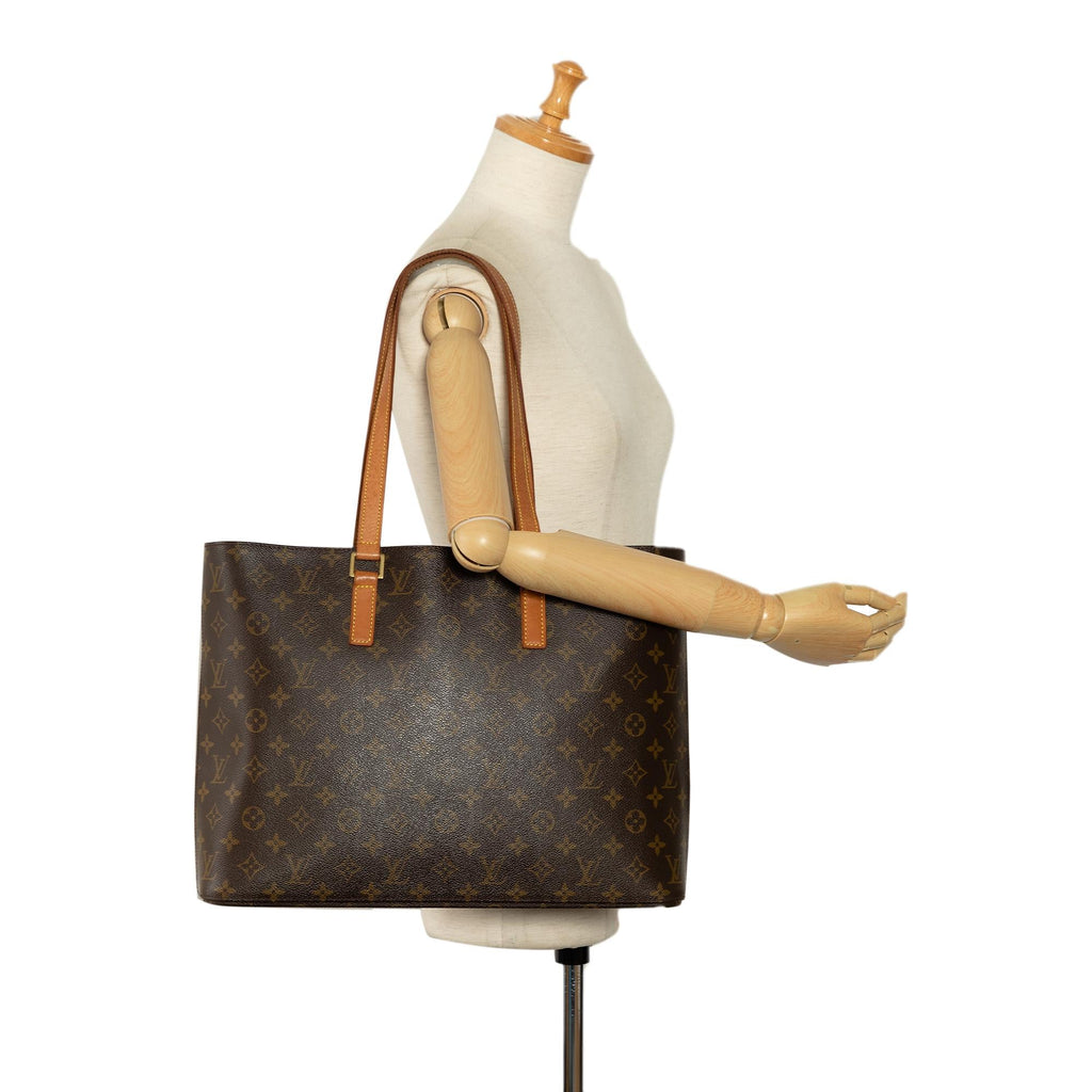 Louis Vuitton Monogram Luco (SHG-HTBMsj)