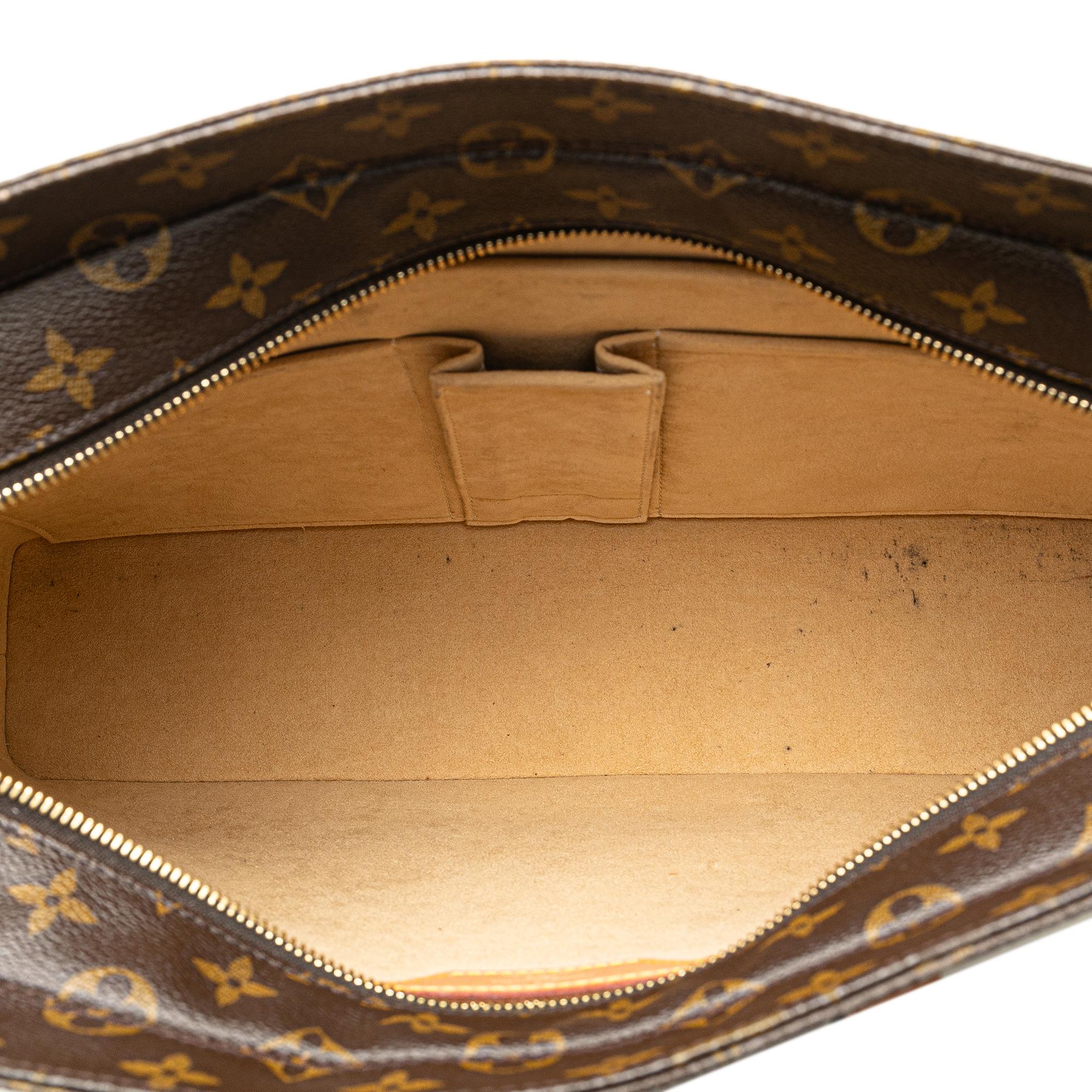 Louis Vuitton Monogram Luco (SHG-V0oprF)