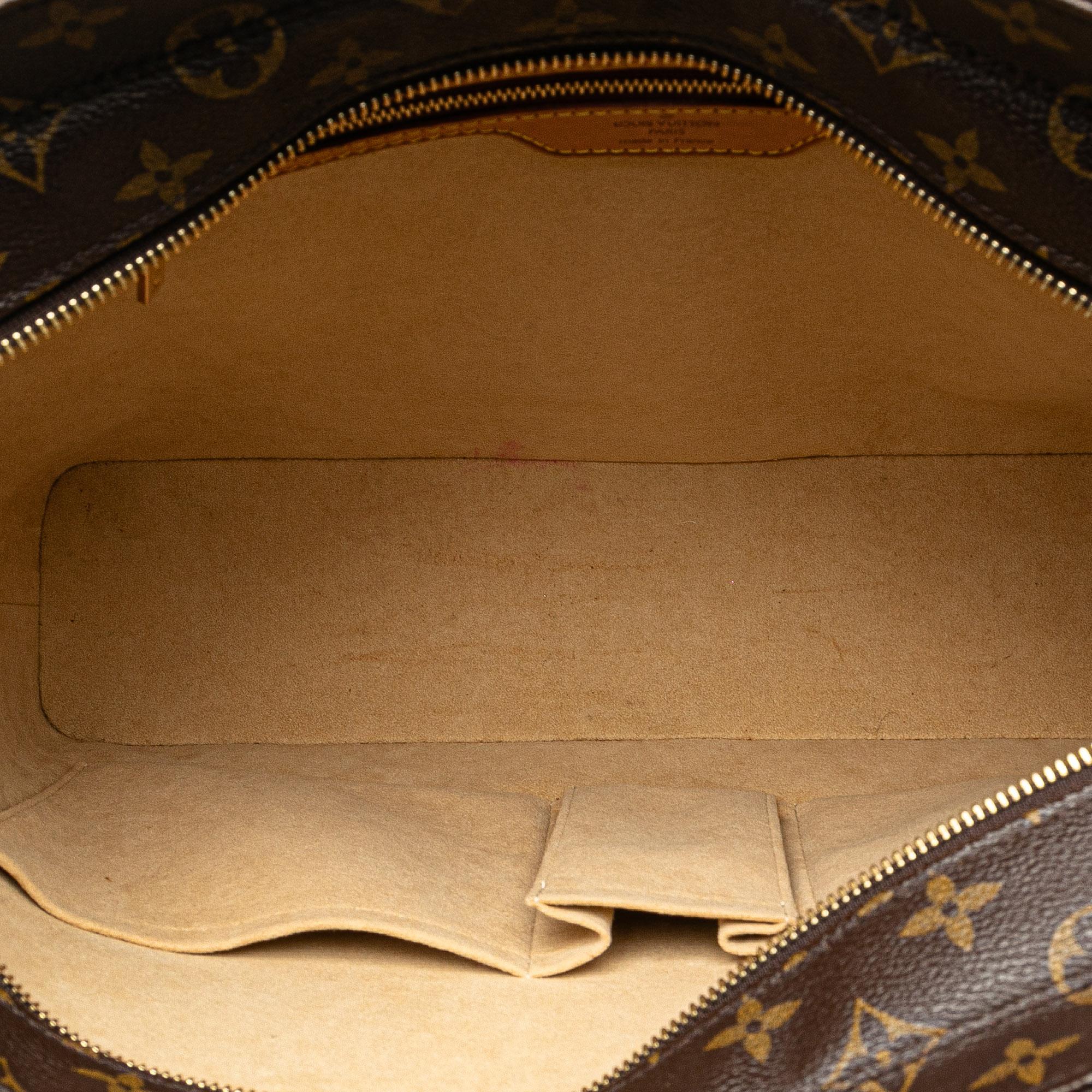 Louis Vuitton Monogram Luco (SHG-lBguHX)