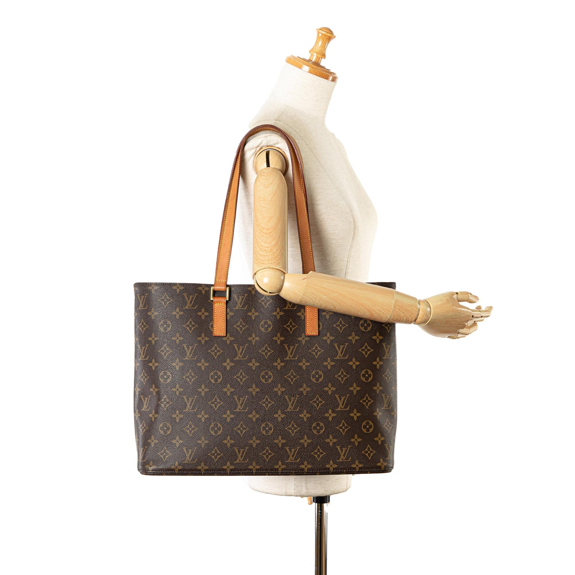 Louis Vuitton Monogram Luco (SHG-lBguHX)