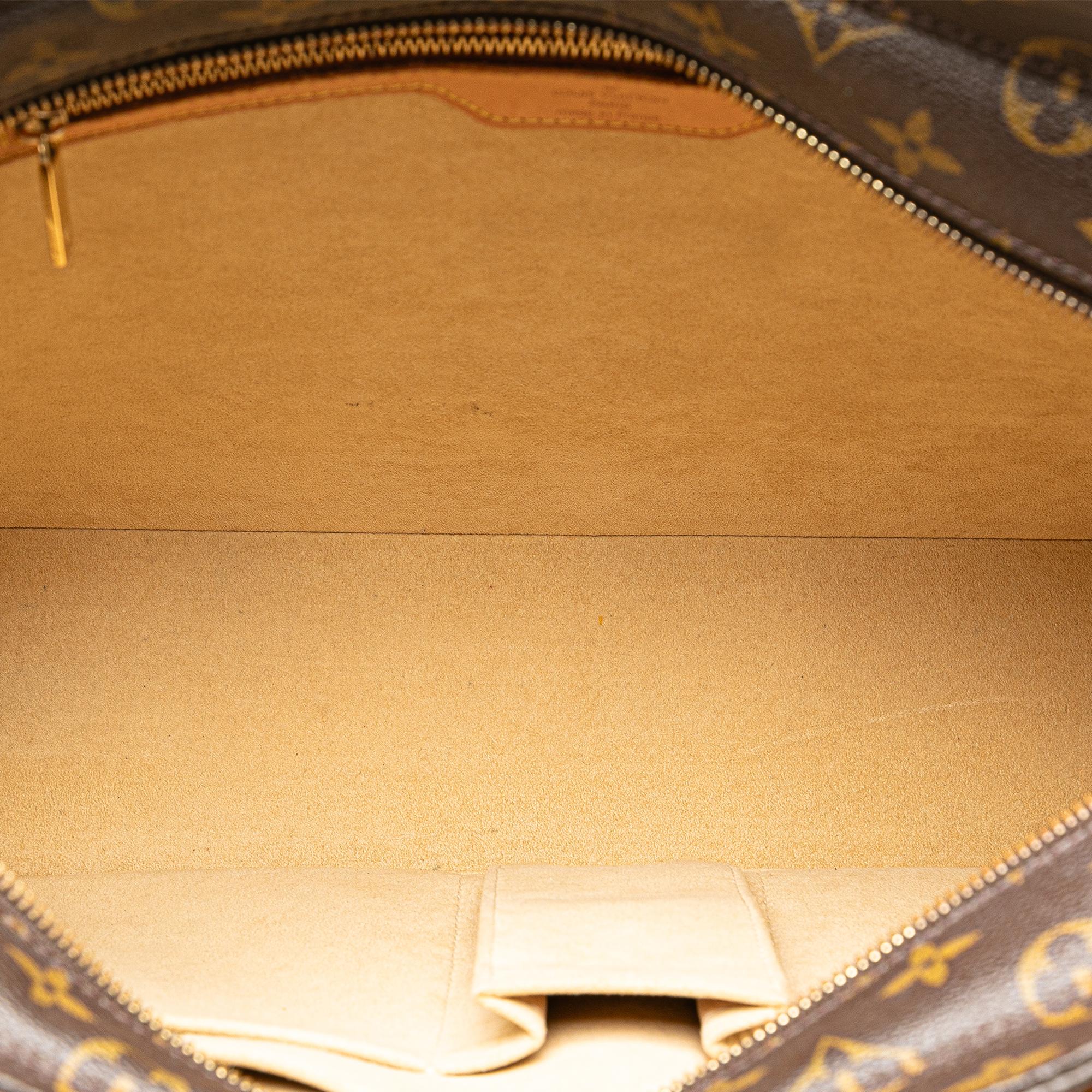 Louis Vuitton Monogram Luco (SHG-dhybRV)