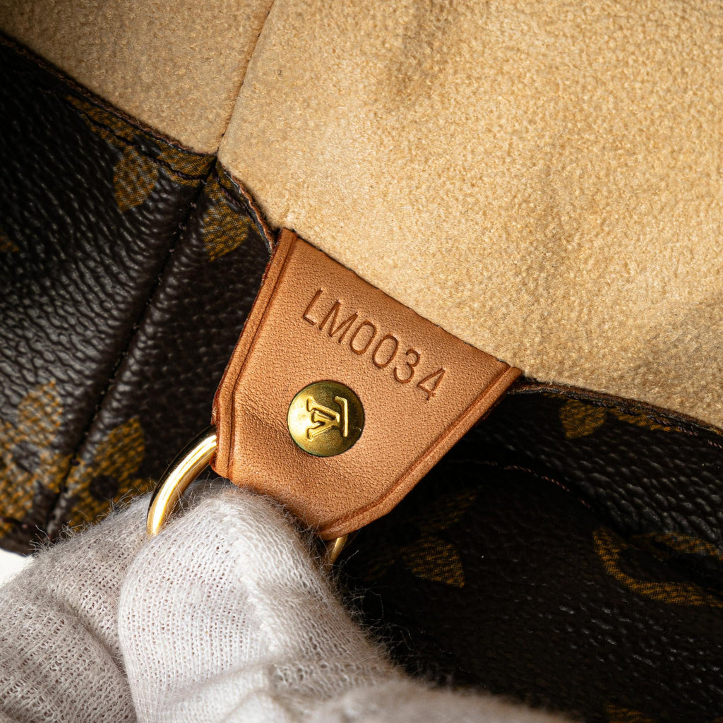 Louis Vuitton Monogram Luco (SHG-mu8cnG)
