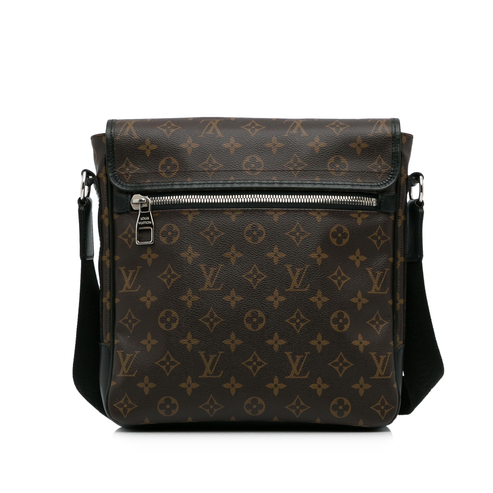 Louis Vuitton Monogram Macassar Bass MM (SHG-HwXgKr)