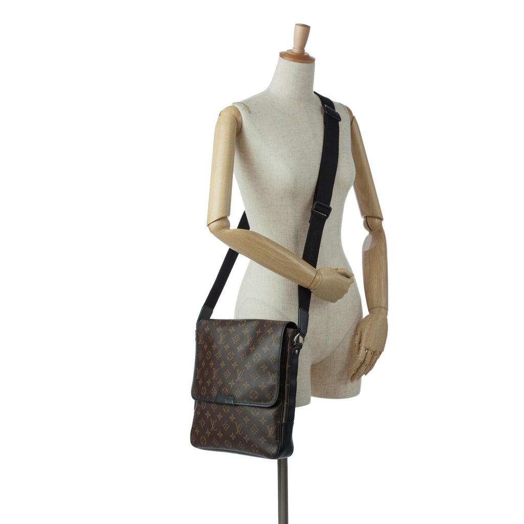 Louis Vuitton Monogram Macassar Bass MM (SHG-HwXgKr)