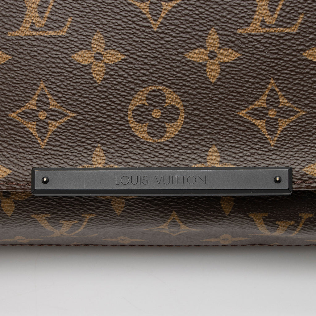 Louis Vuitton Monogram Macassar Canvas District MM Messenger