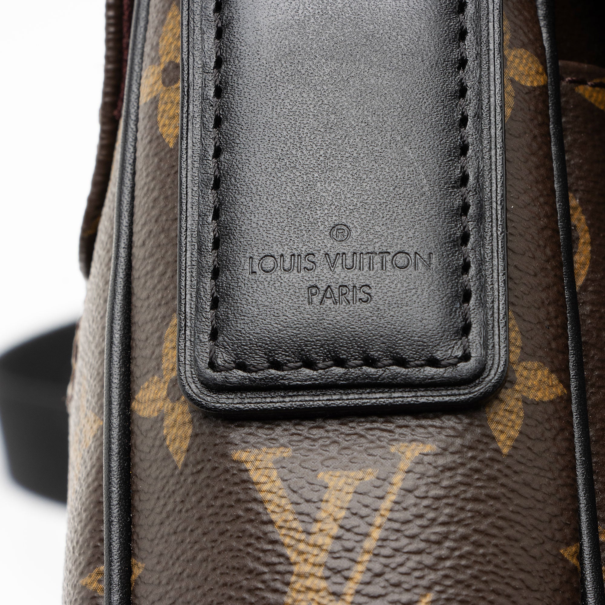 Louis Vuitton Monogram Macassar Canvas District MM Messenger