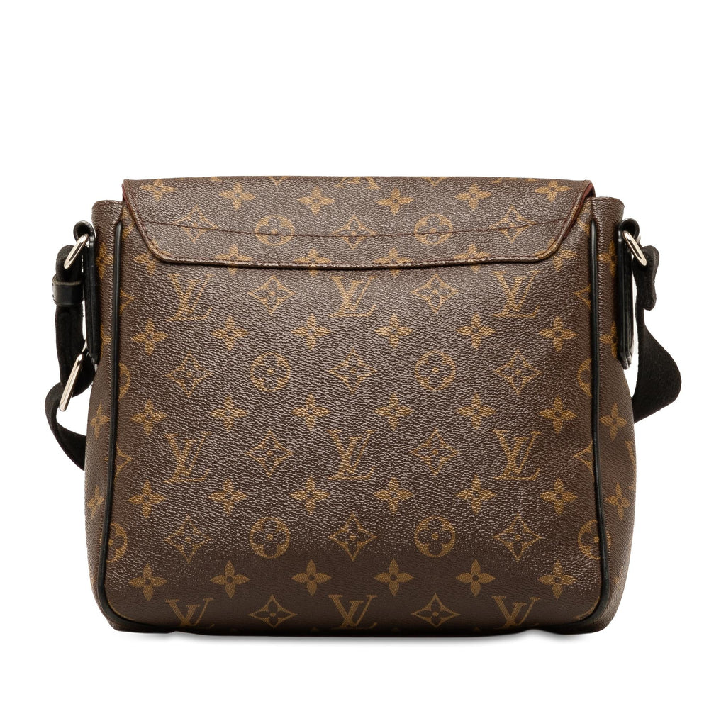 Louis Vuitton Monogram Macassar District PM (SHG-rmjoyV)