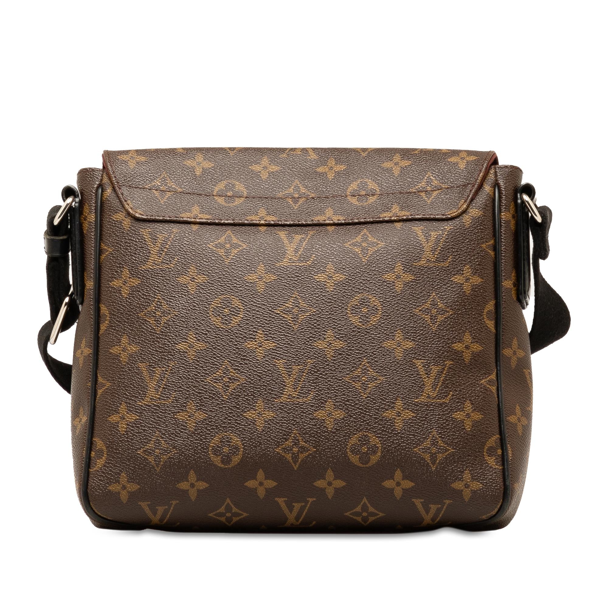 Louis Vuitton Monogram Macassar District PM (SHG-rmjoyV)