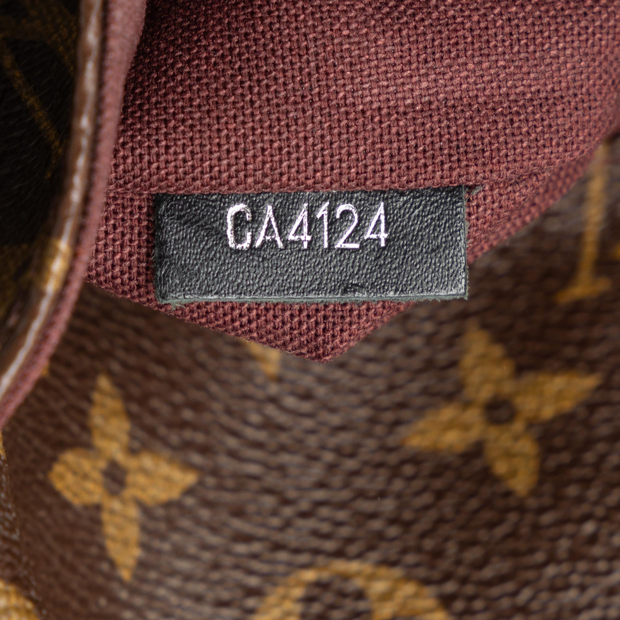 Louis Vuitton Monogram Macassar District PM (SHG-rmjoyV)