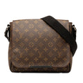Louis Vuitton Monogram Macassar District PM (SHG-rmjoyV)