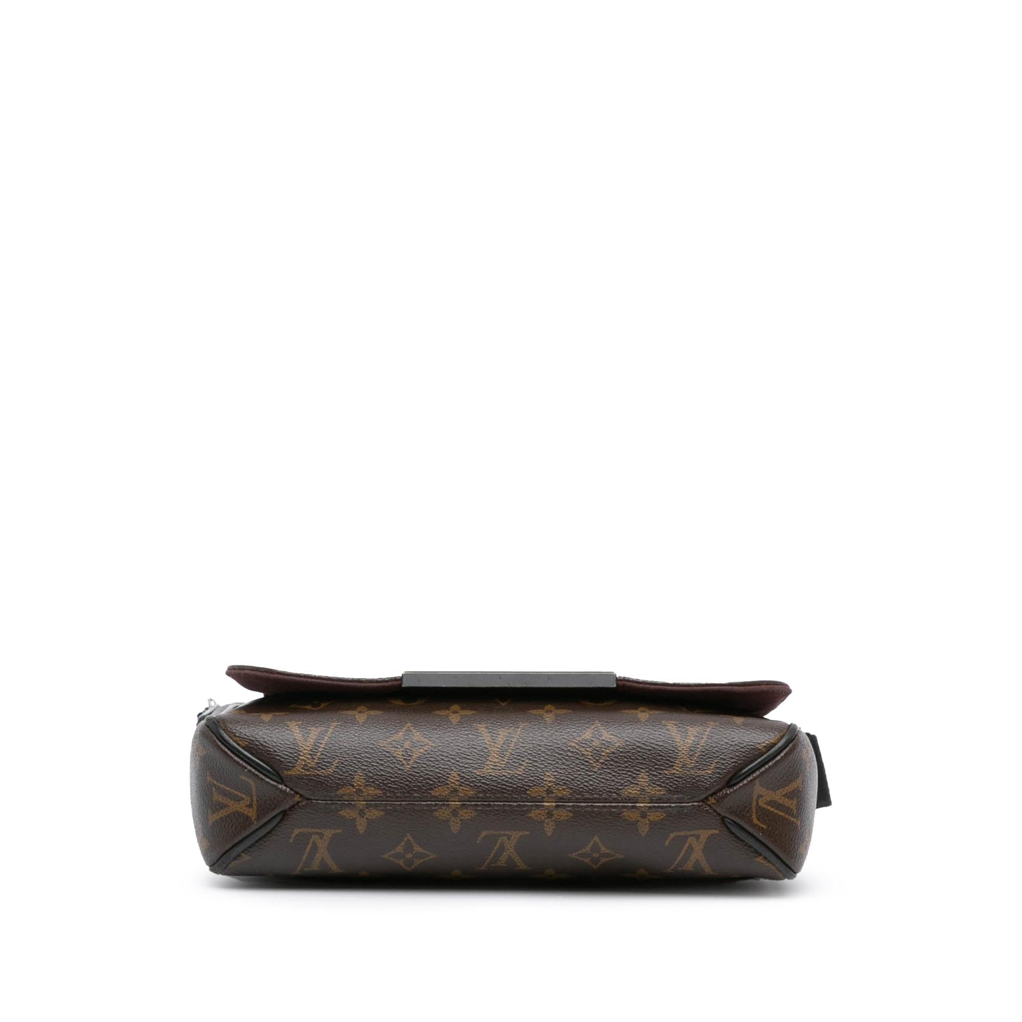 Louis Vuitton Monogram Macassar District PM