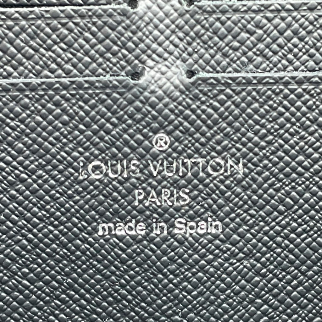 Louis Vuitton Monogram Macassar Zippy Dragonne (SHG-wgkDks)