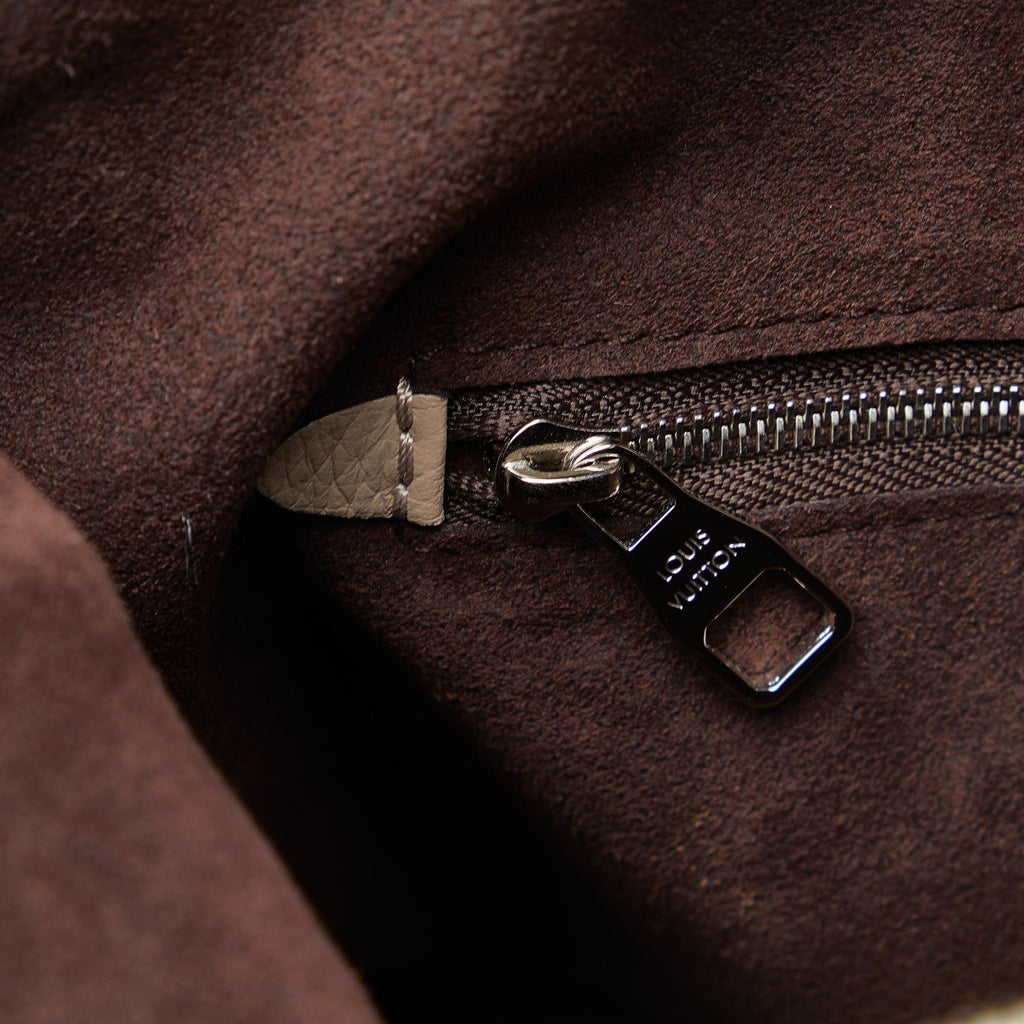 Louis Vuitton Monogram Mahina Babylone Chain BB (SHG-xV5HYz)