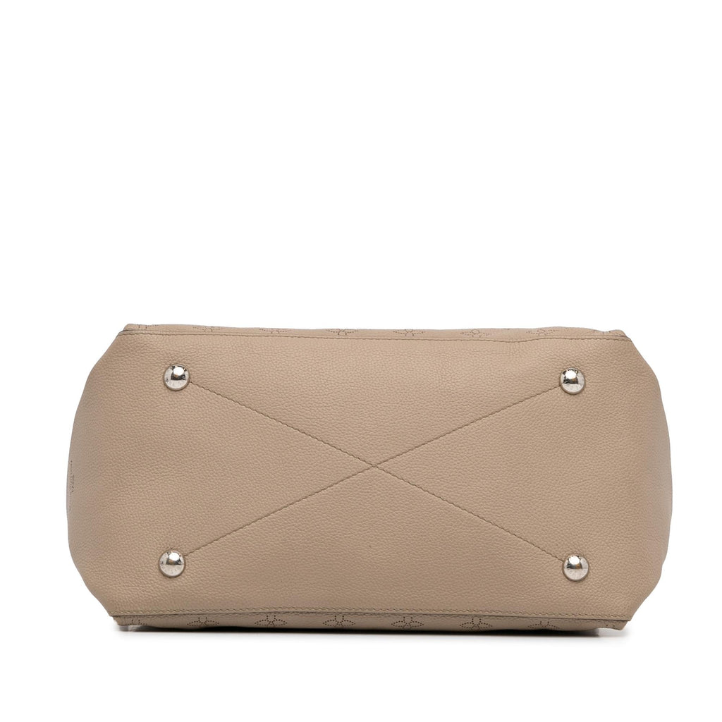 Louis Vuitton Monogram Mahina Beaubourg Hobo (SHG-RRJQOV)