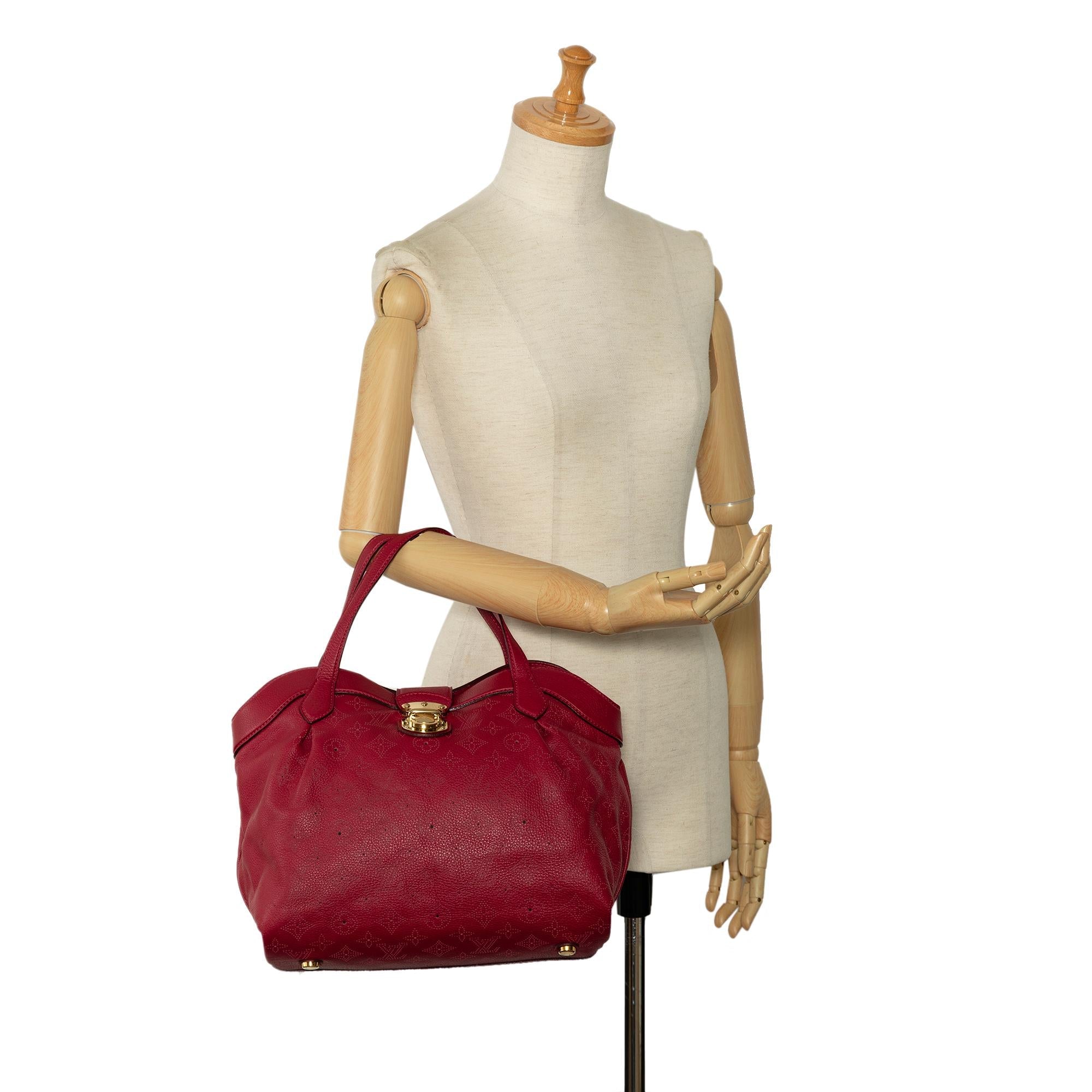 Louis Vuitton Monogram Mahina Cirrus PM (SHG-h3On5z)