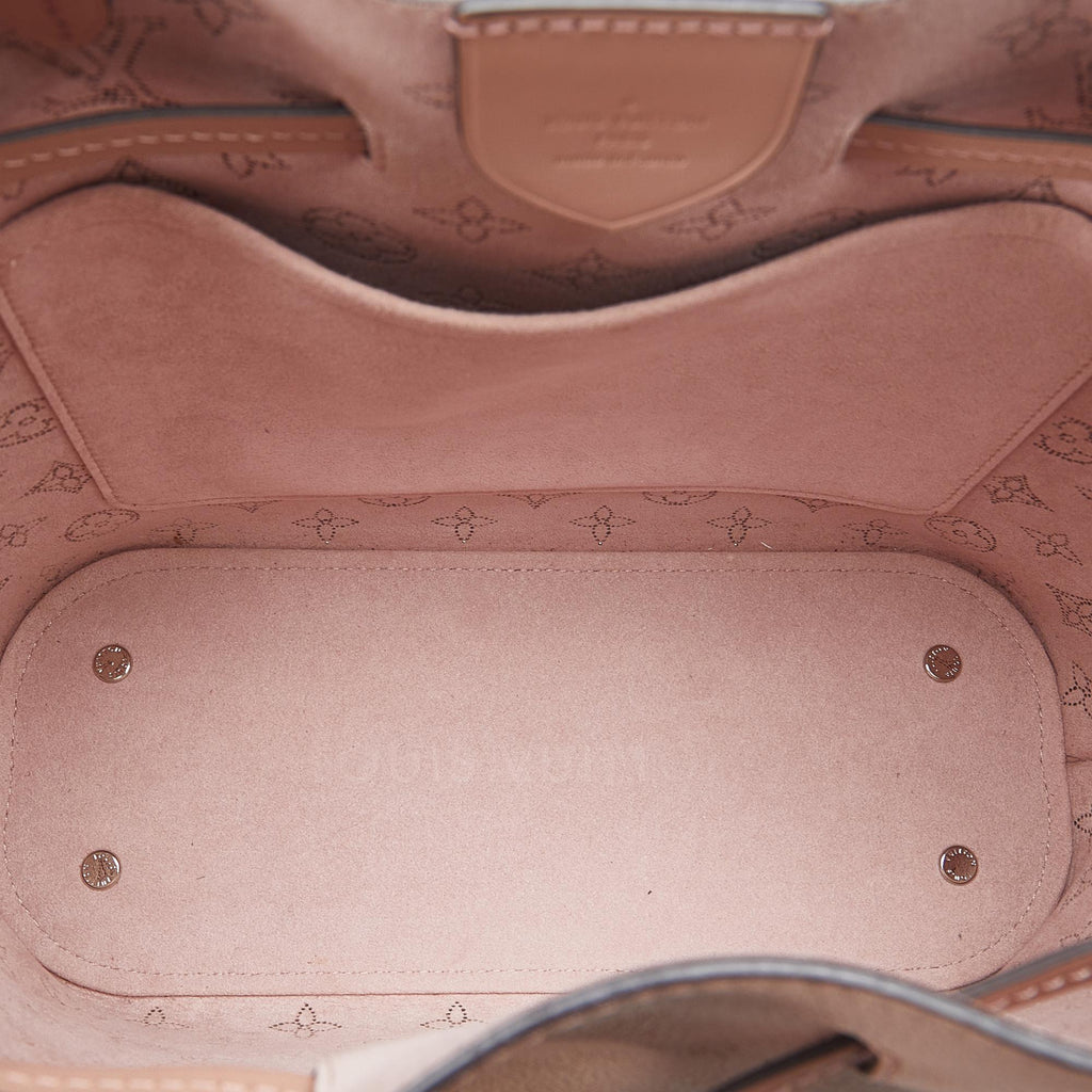 Louis Vuitton Monogram Mahina Girolata (SHG-s5UqG5)