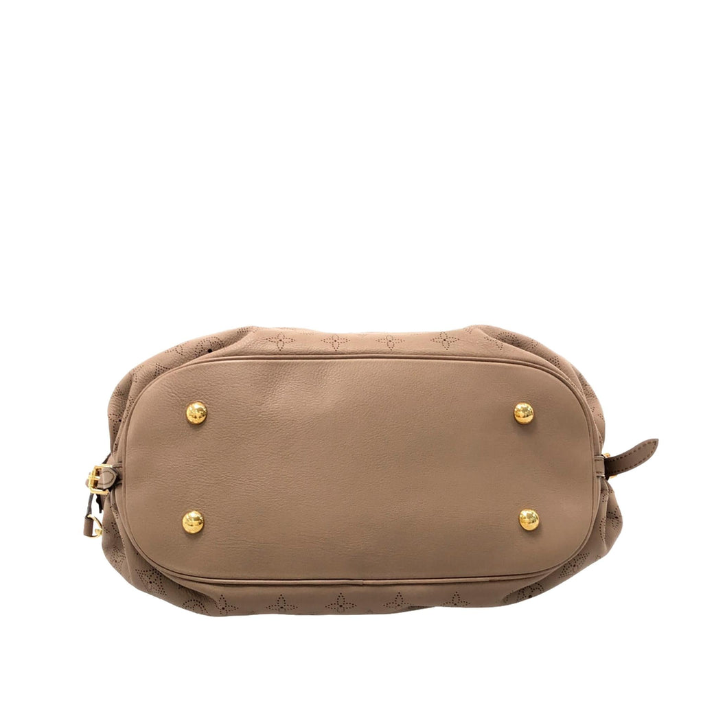 Louis Vuitton Monogram Mahina L Hobo (SHG-mHEWzq)
