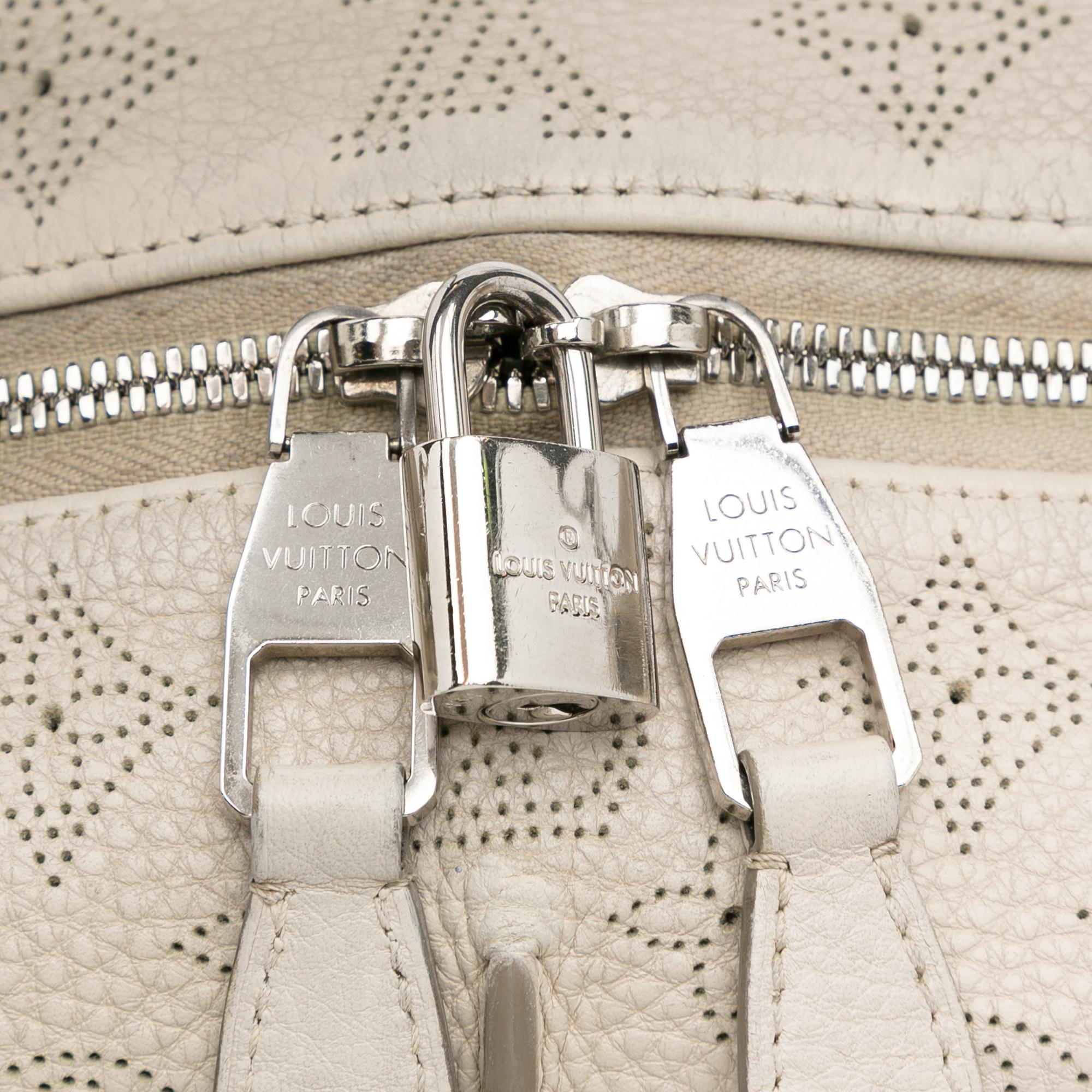 Louis Vuitton Monogram Mahina Selene PM (SHG-G3UWpi)