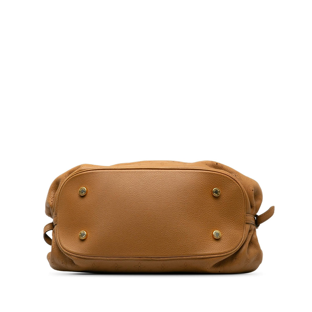 Louis Vuitton Monogram Mahina XL Hobo (SHG-STE2lR)