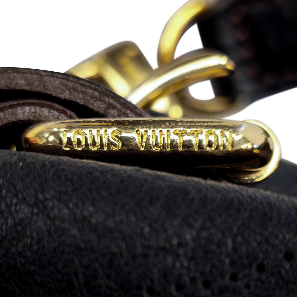 Louis Vuitton Monogram Mahina XL (SHG-yiuykP)