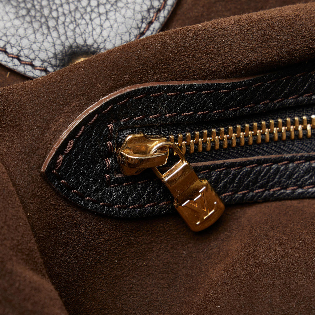 Louis Vuitton Monogram Mahina XL (SHG-bumDel)