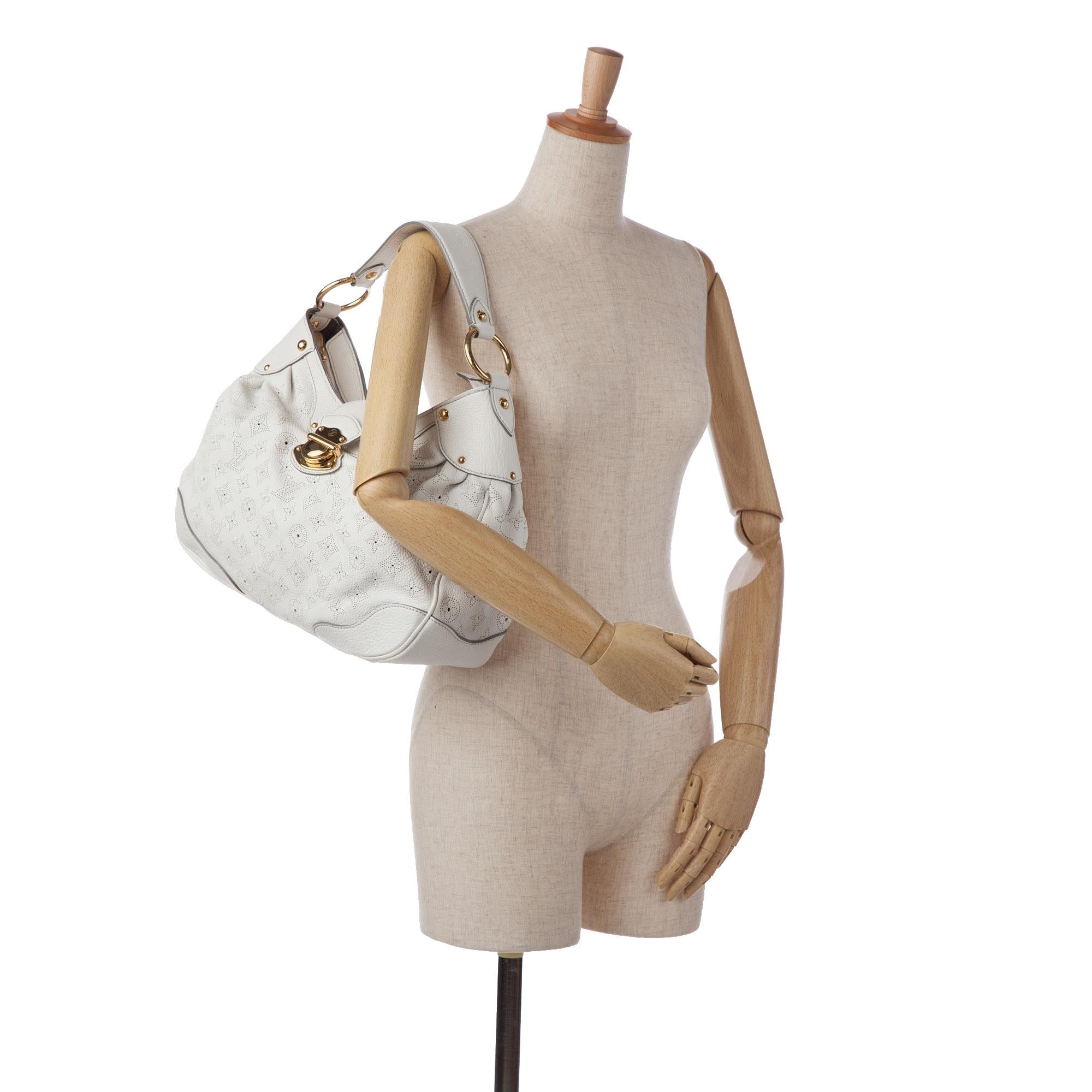 Louis Vuitton Monogram Mahina XL (SHG-B4c4C8)