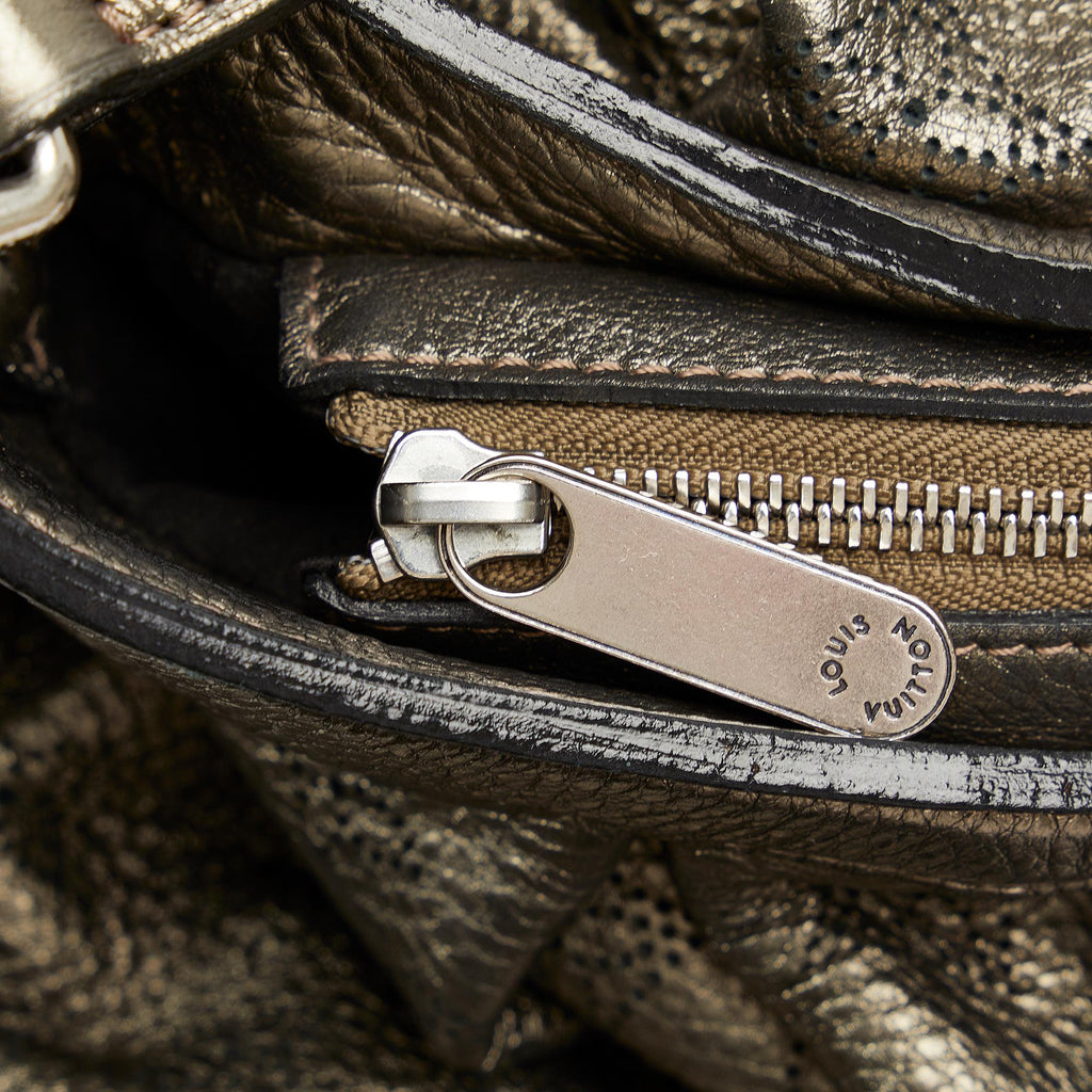 Louis Vuitton Monogram Mahina XS (SHG-sr10tP)