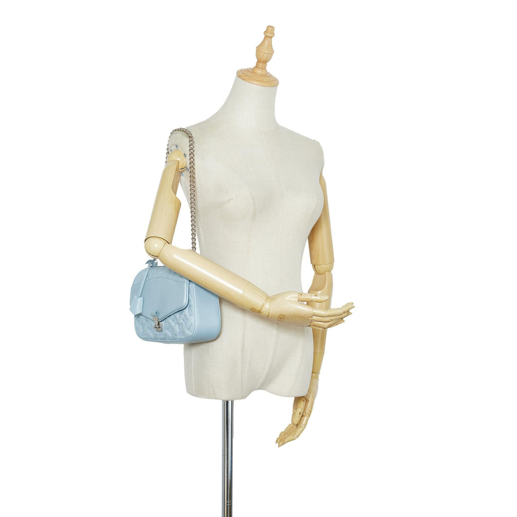 Louis Vuitton Monogram Mama Broderie Pochette (SHG-ymzmye)