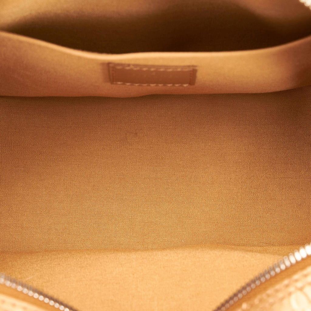Louis Vuitton Monogram Mat Shelton (SHG-34305)