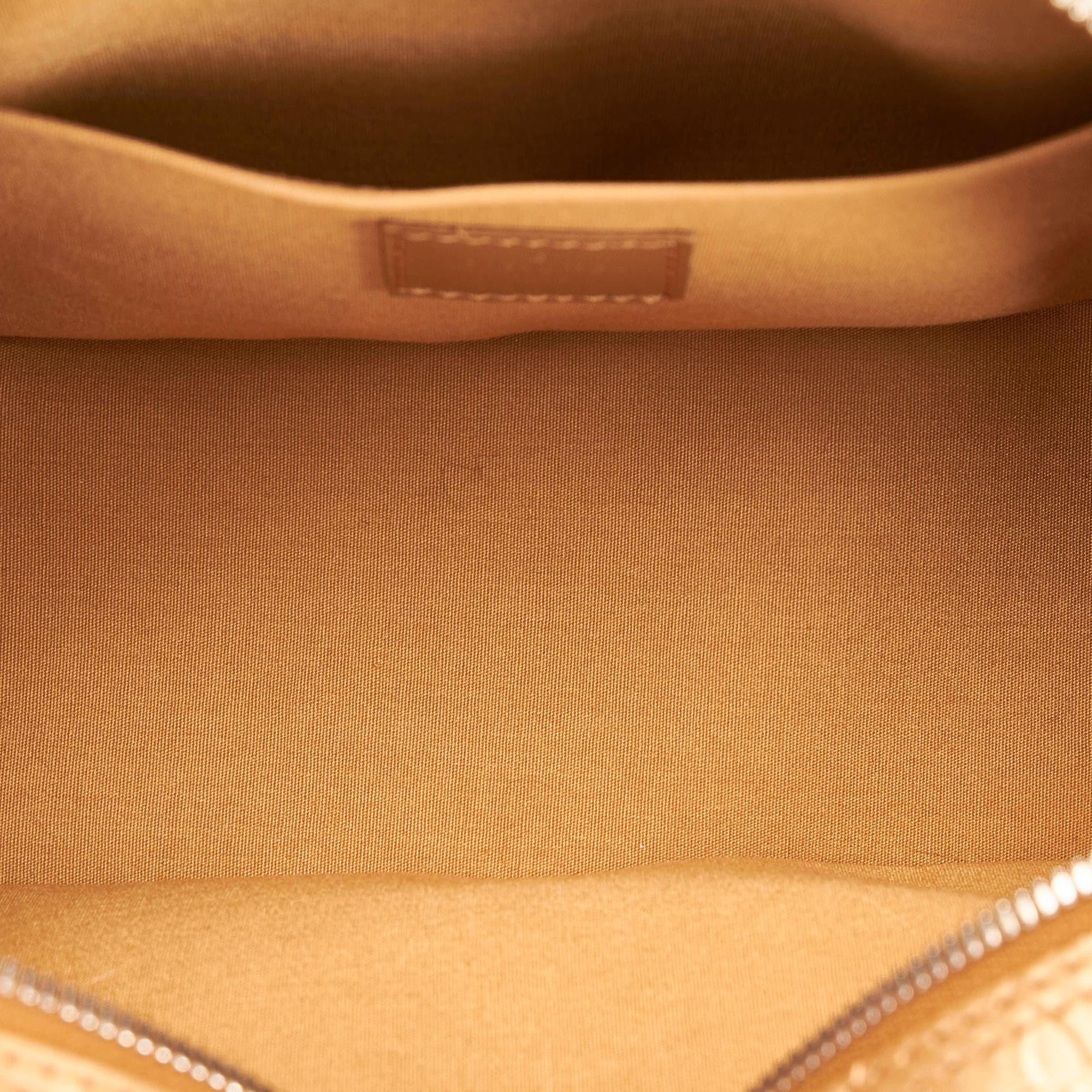 Louis Vuitton Monogram Mat Shelton (SHG-34305)