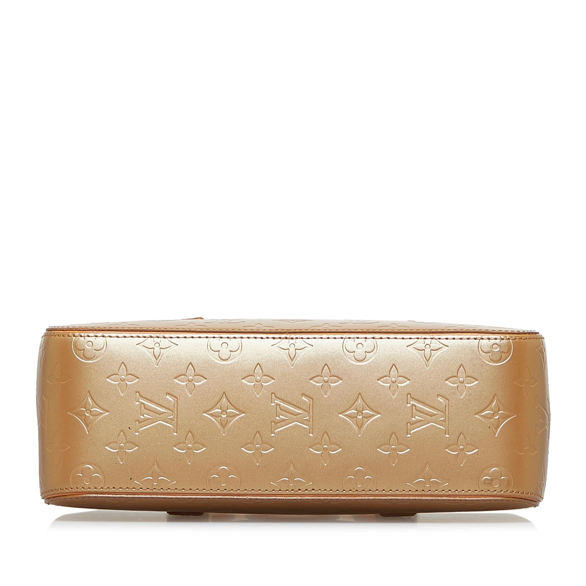 Louis Vuitton Monogram Mat Shelton (SHG-sHpoFt)