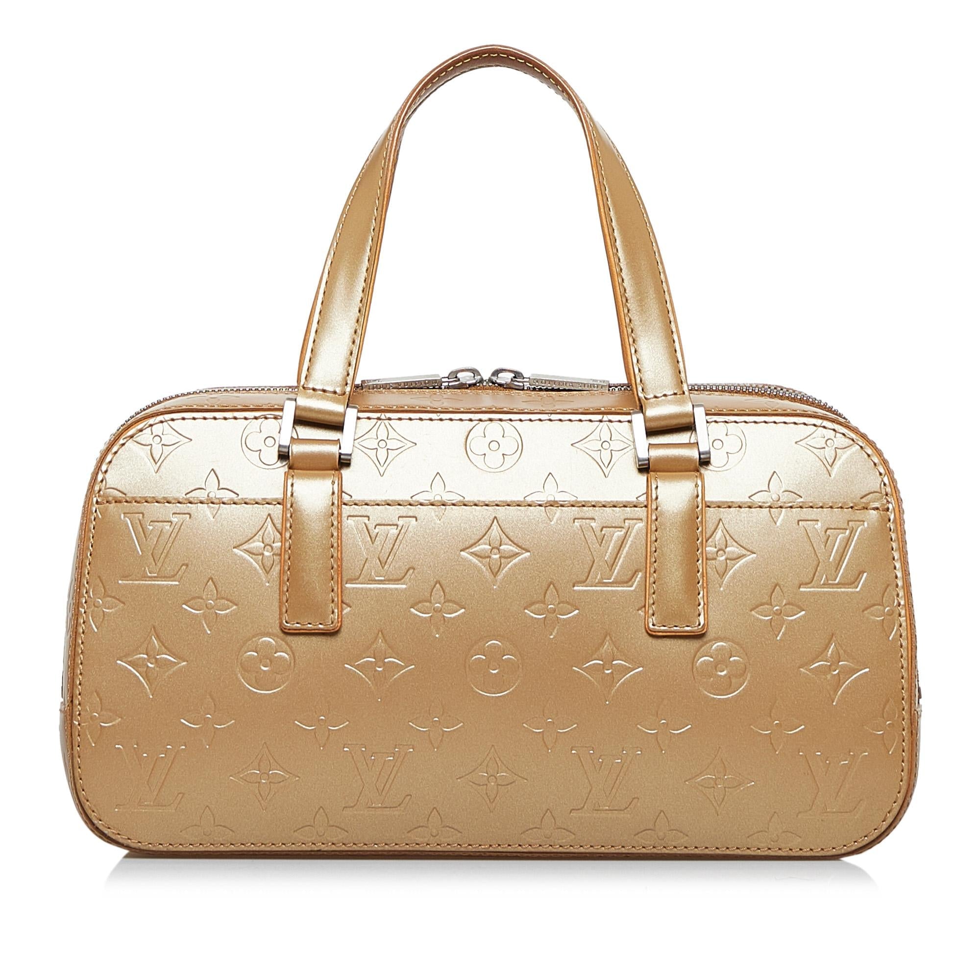 Louis Vuitton Monogram Mat Shelton (SHG-sHpoFt)