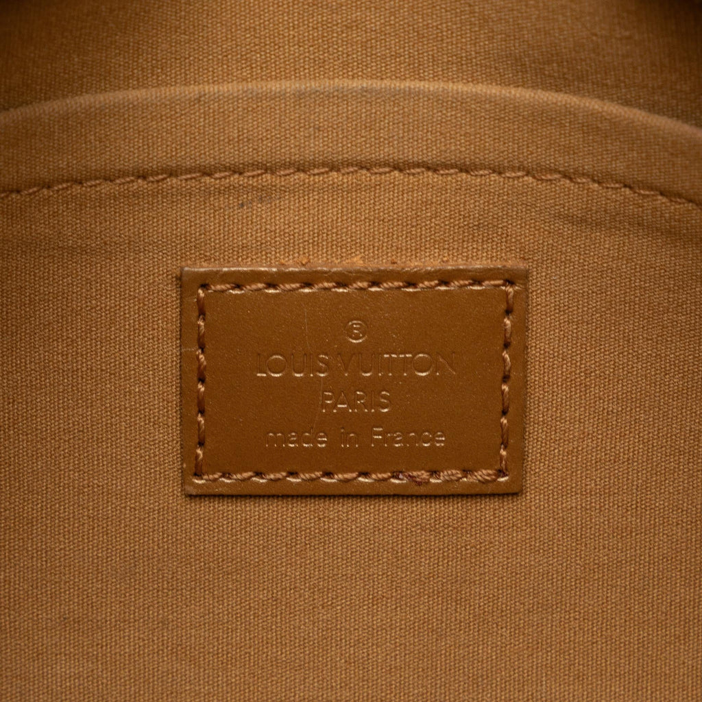 Louis Vuitton Monogram Mat Shelton (SHG-VtubuP)