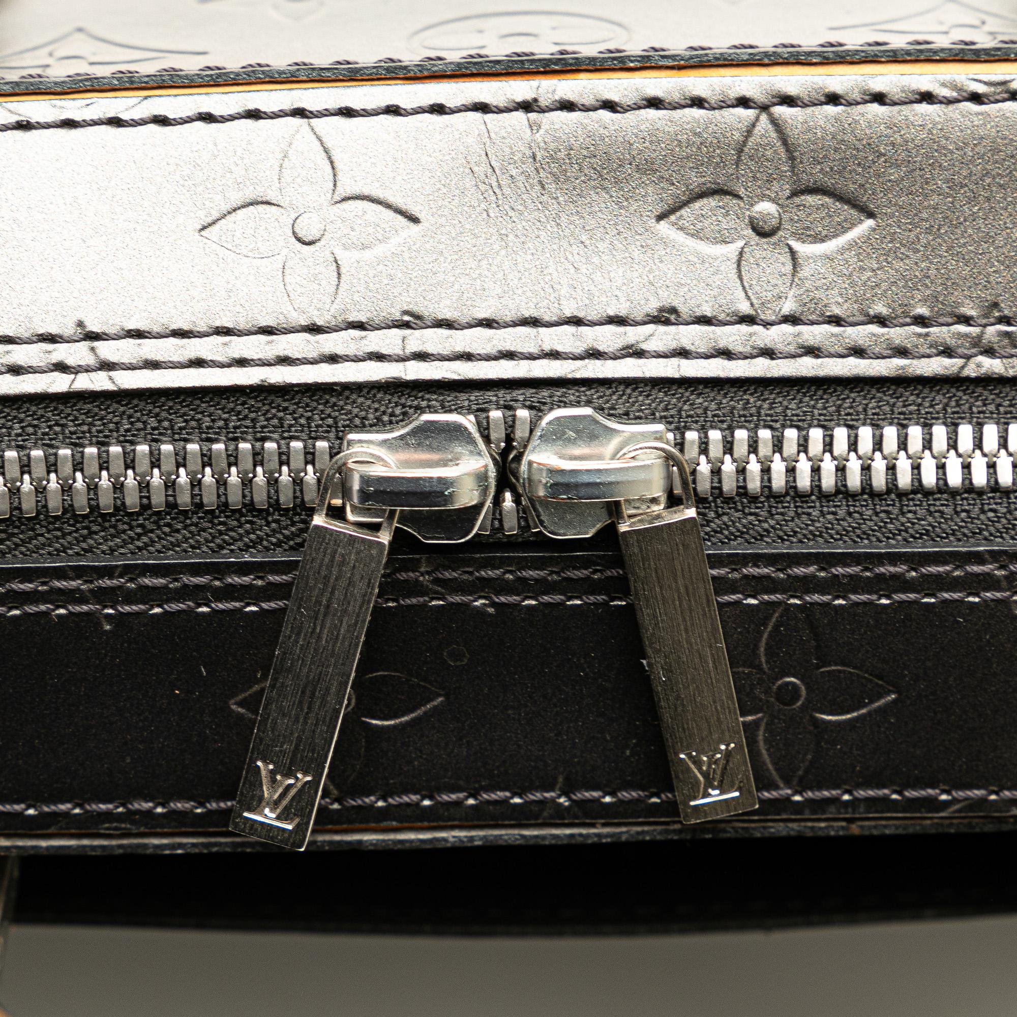 Louis Vuitton Monogram Mat Shelton (SHG-dE5A3H)