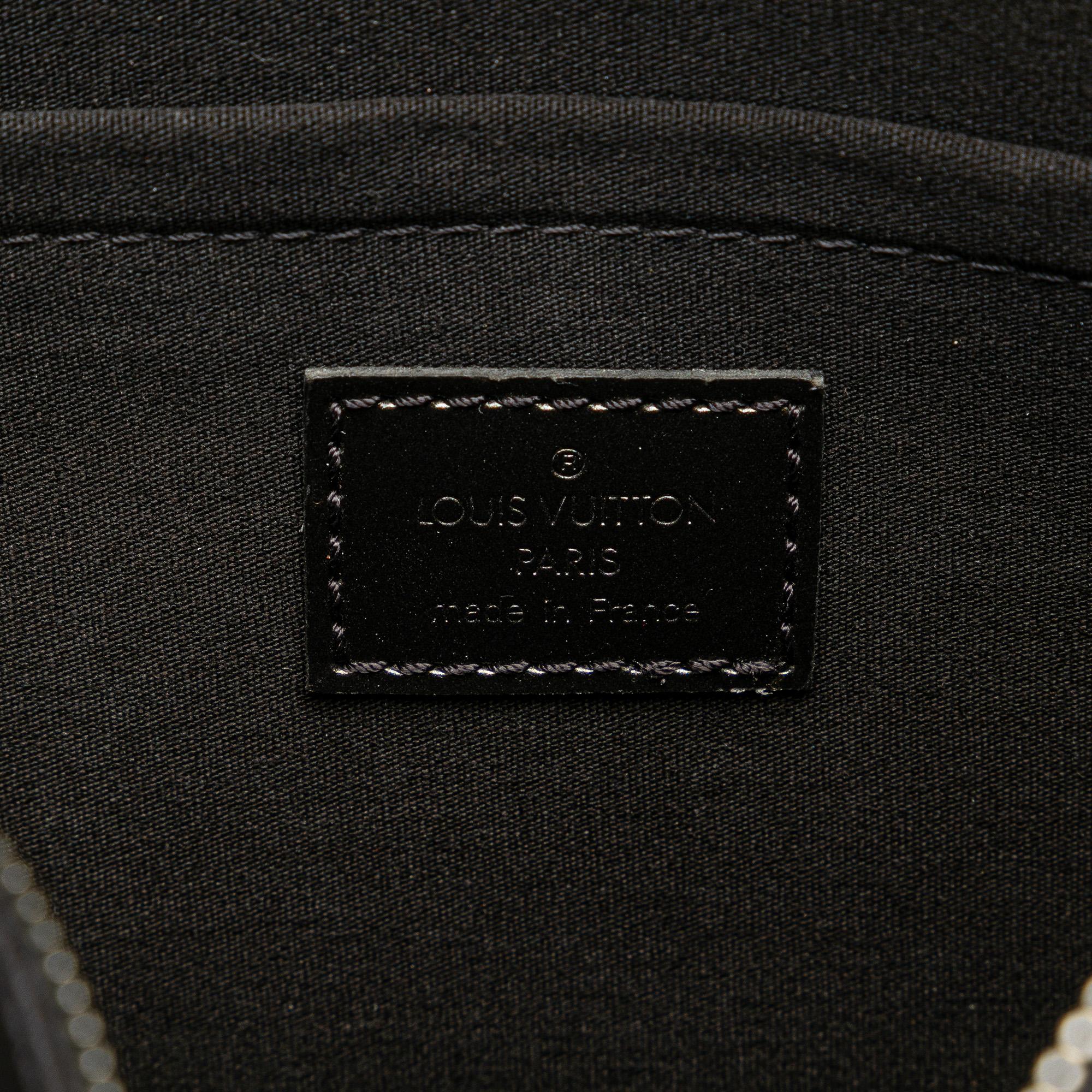 Louis Vuitton Monogram Mat Shelton (SHG-dE5A3H)