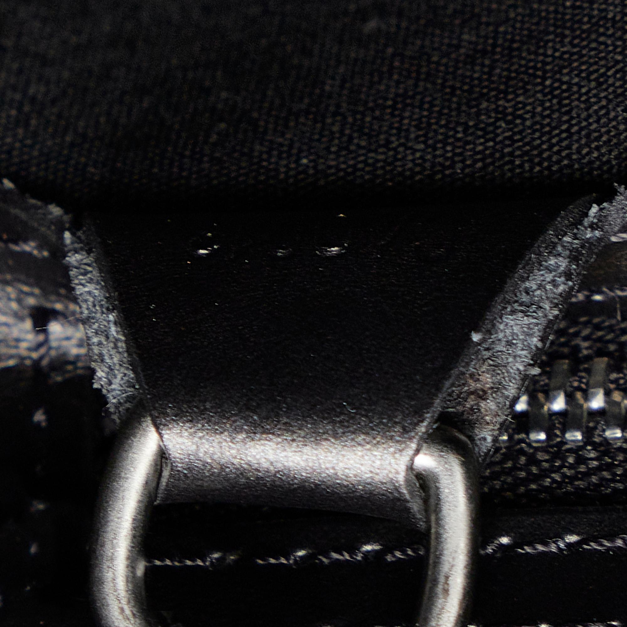 Louis Vuitton Monogram Mat Stockton (SHG-UDP8mU)