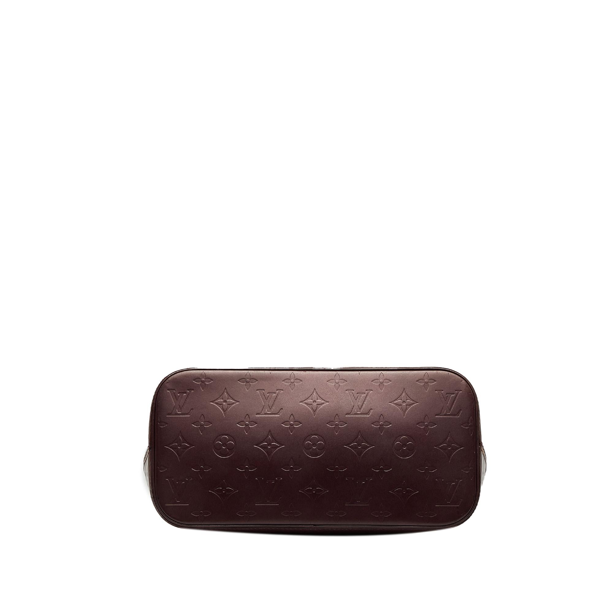 Louis Vuitton Monogram Mat Stockton (SHG-Gauvoo)