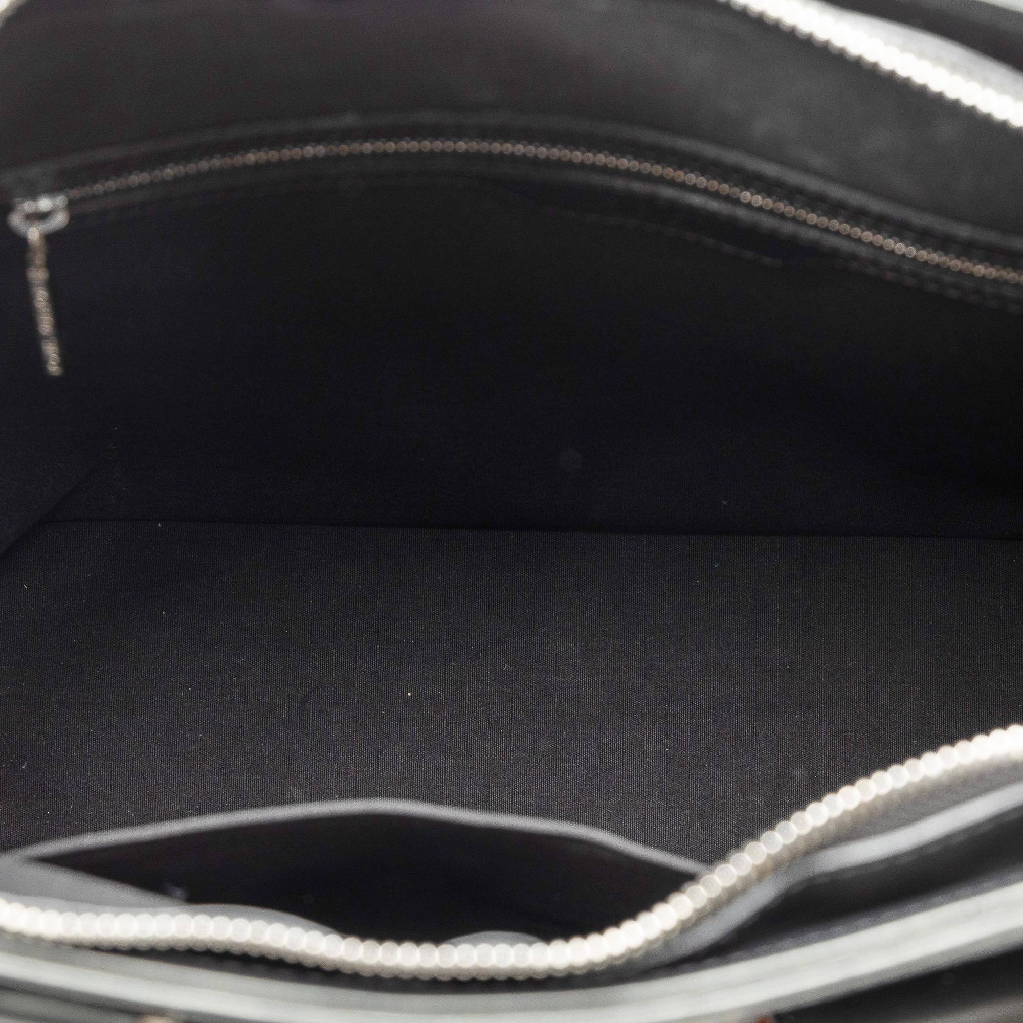 Louis Vuitton Monogram Mat Wilwood (SHG-RQsQRd)