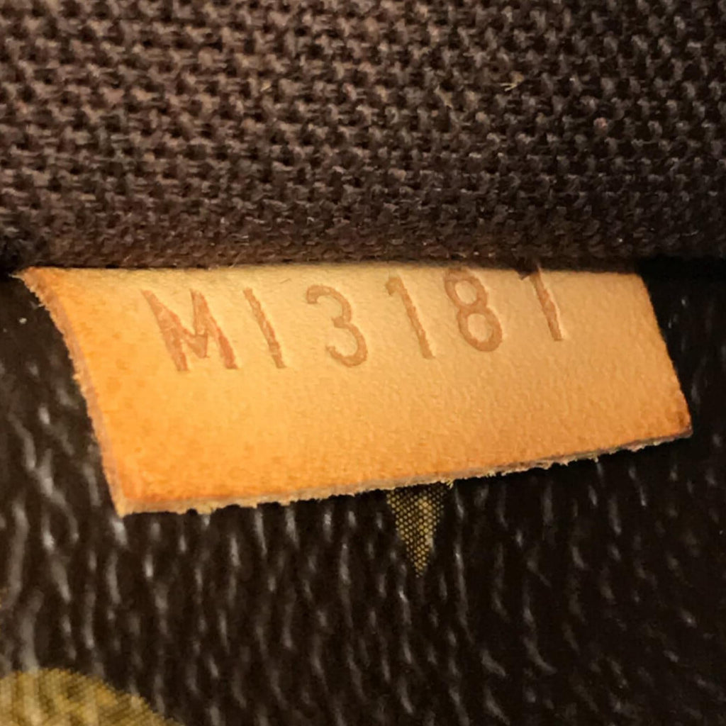 Louis Vuitton Monogram Menilmontant MM (SHG-EHgcVF)